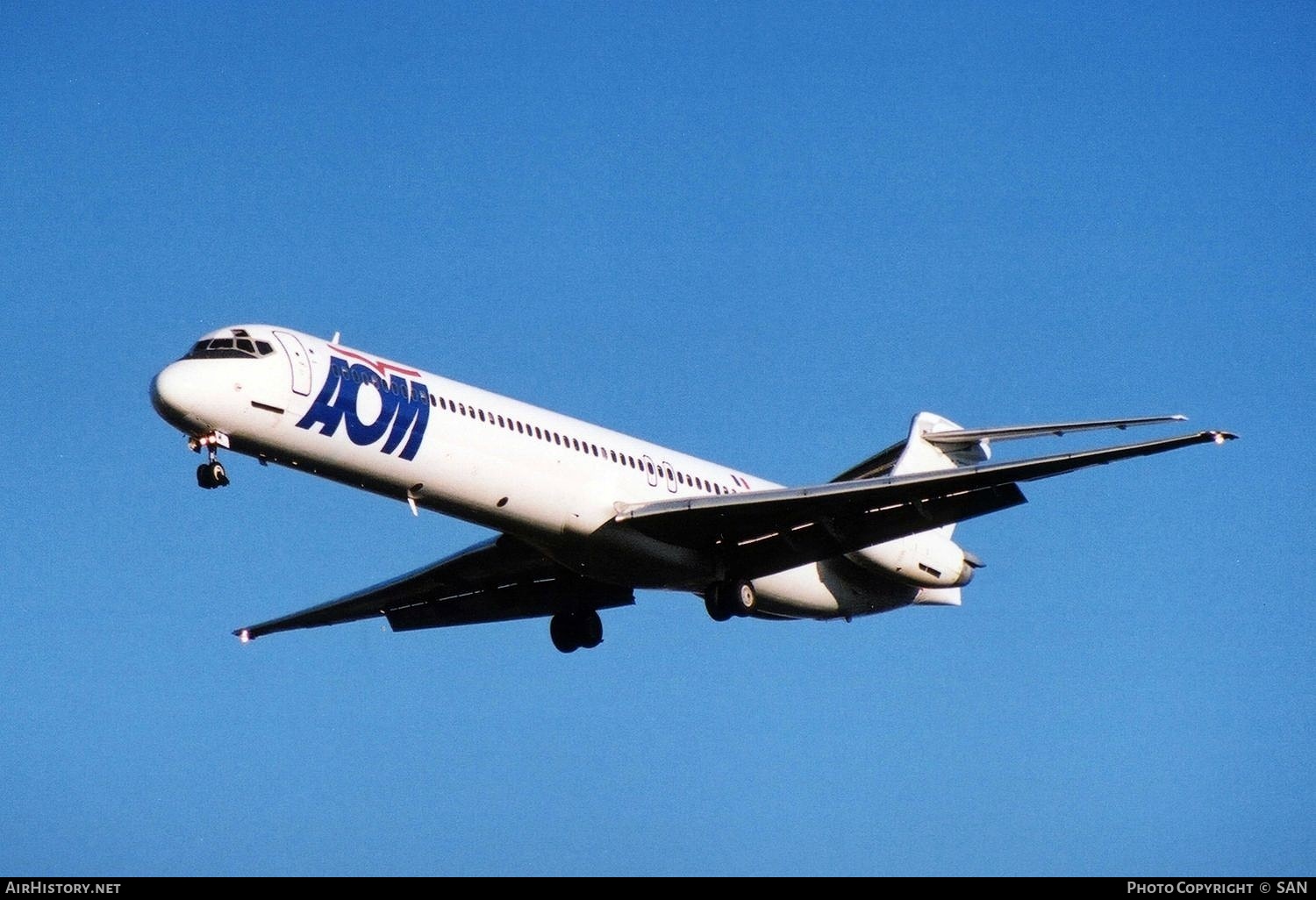 Aircraft Photo of F-GRMI | McDonnell Douglas MD-83 (DC-9-83) | AOM French Airlines | AirHistory.net #795709