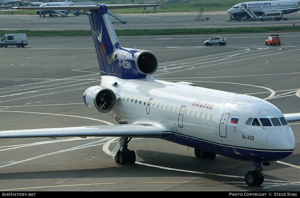 Aircraft Photo of RA-42384 | Yakovlev Yak-42D | Izhavia | AirHistory.net #795807