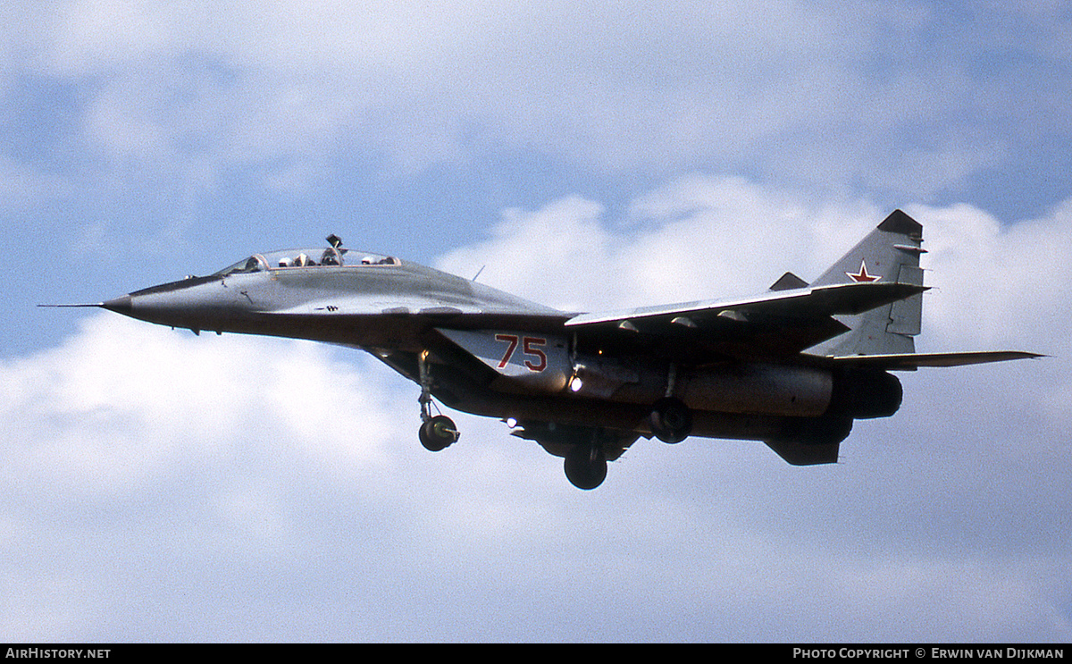 Aircraft Photo of 75 red | Mikoyan-Gurevich MiG-29UB (9-51) | Russia - Air Force | AirHistory.net #795959