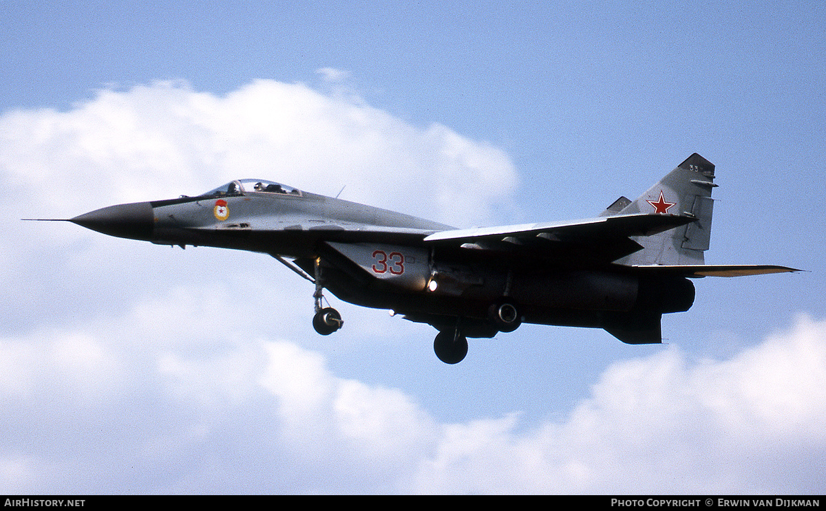 Aircraft Photo of 33 red | Mikoyan-Gurevich MiG-29 (9-13) | Soviet Union - Air Force | AirHistory.net #795985