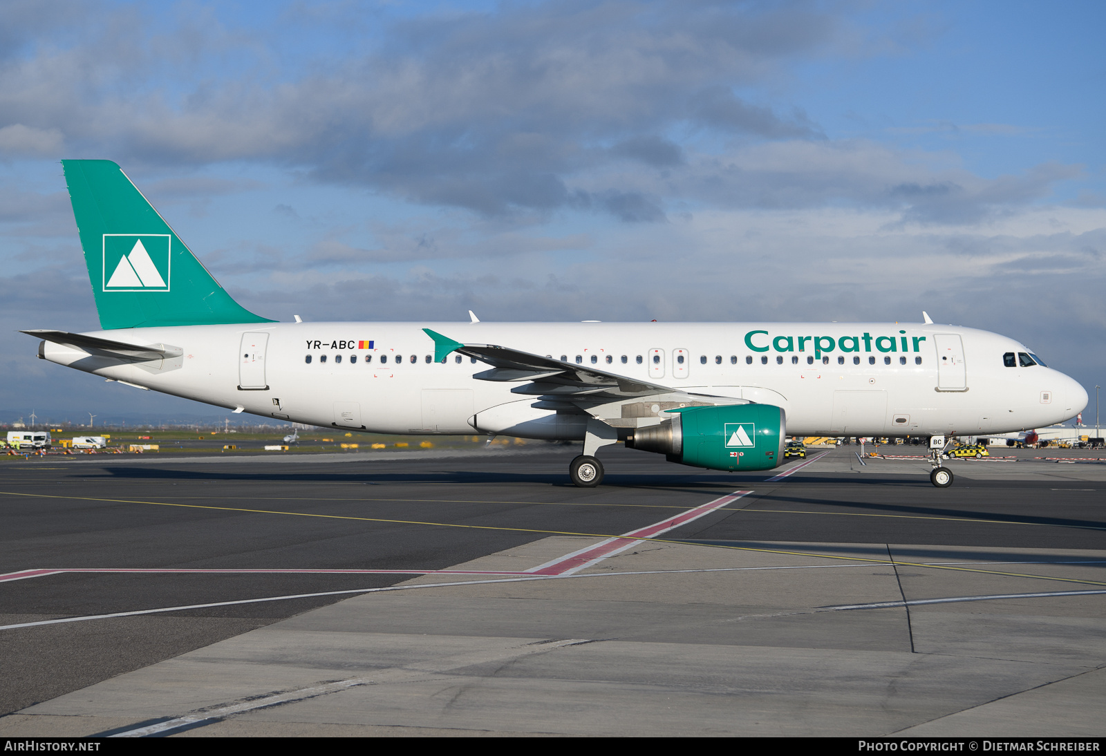 Aircraft Photo of YR-ABC | Airbus A320-216 | Carpatair | AirHistory.net #796188