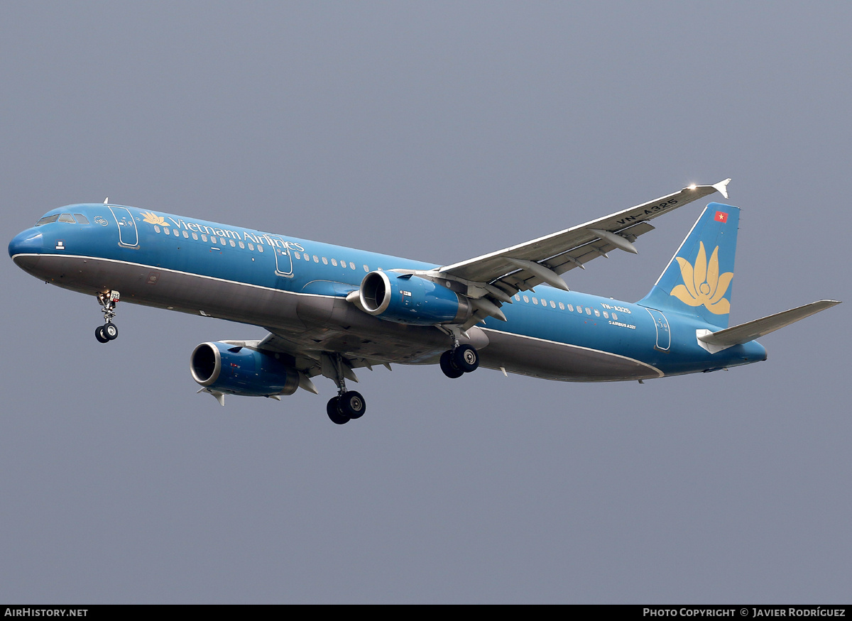 Aircraft Photo of VN-A325 | Airbus A321-231 | Vietnam Airlines | AirHistory.net #796233