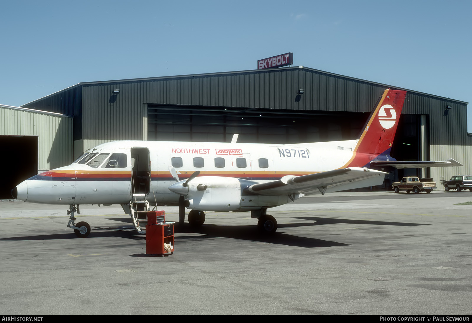 Aircraft Photo of N97121 | Embraer EMB-110P1 Bandeirante | Northwest Airlink | AirHistory.net #796243