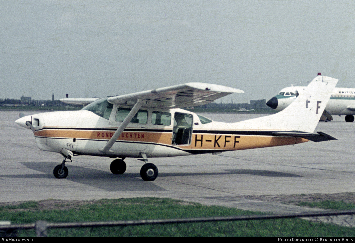 Aircraft Photo of PH-KFF | Cessna P206 Super Skylane | Flashband Flight | AirHistory.net #796414