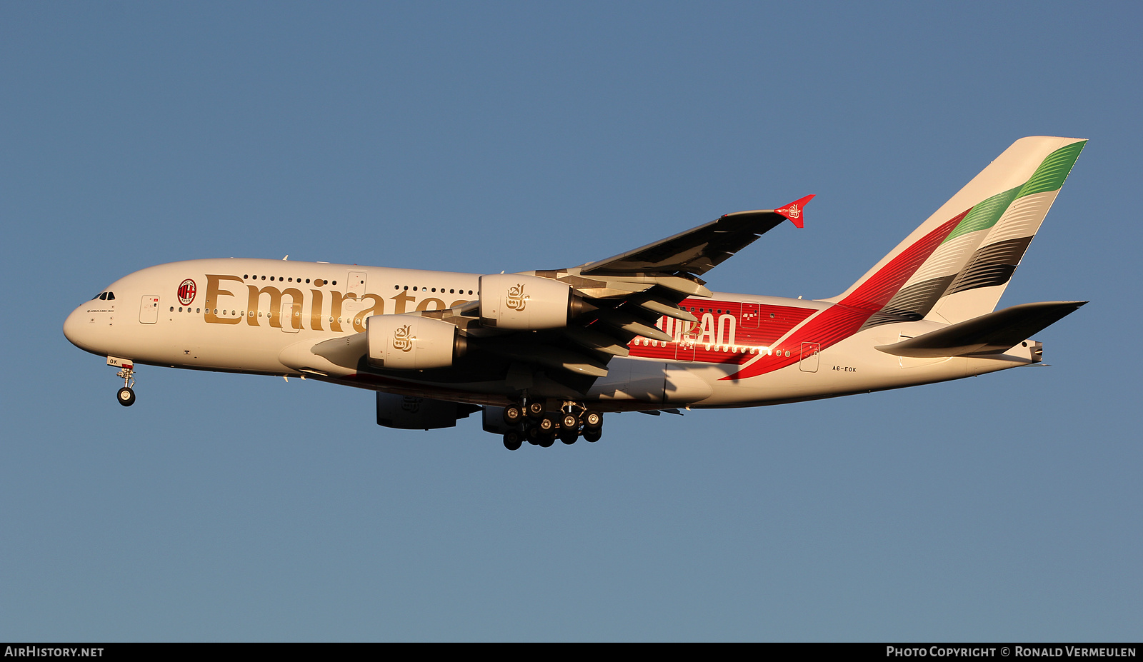 Aircraft Photo of A6-EOK | Airbus A380-861 | Emirates | AirHistory.net #796459