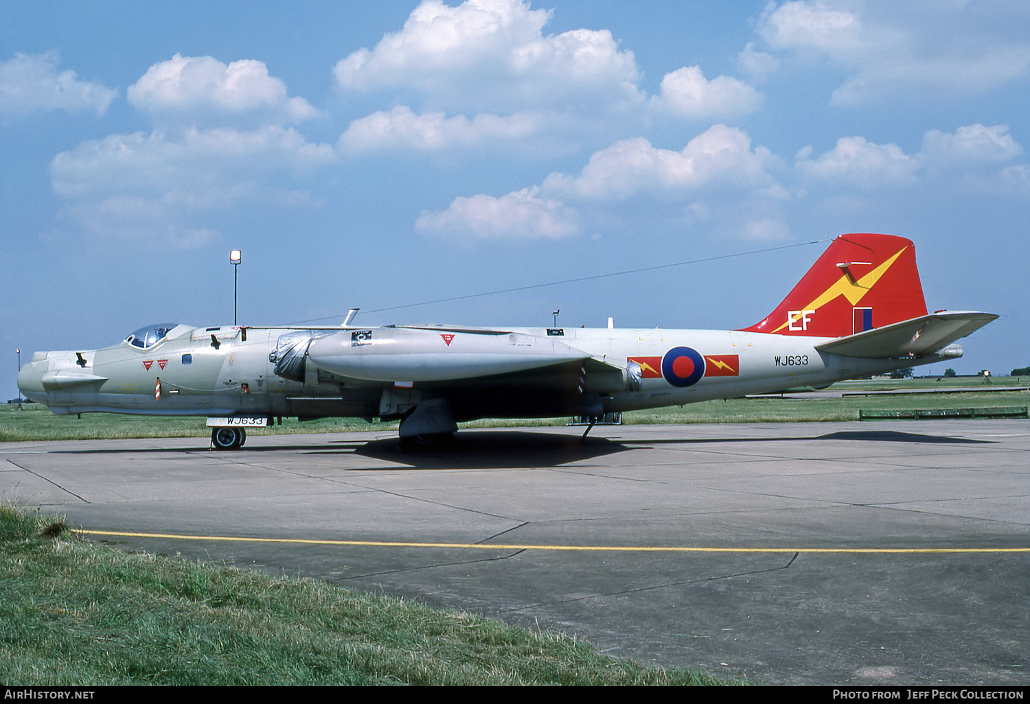 Aircraft Photo of WJ633 | English Electric Canberra T17A | UK - Air Force | AirHistory.net #796605