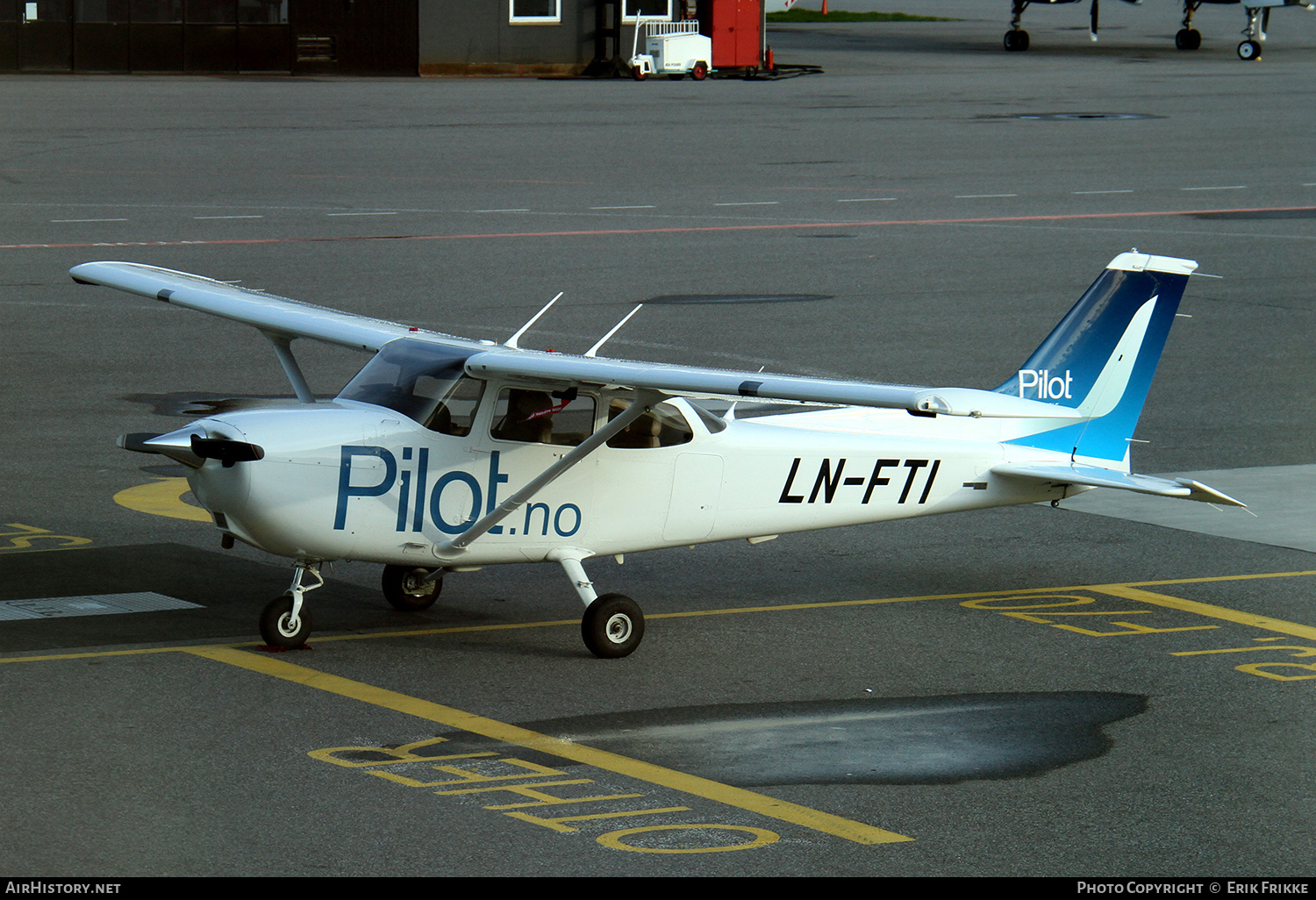 Aircraft Photo of LN-FTI | Cessna 172S Skyhawk | Pilot Flyskole | AirHistory.net #796647