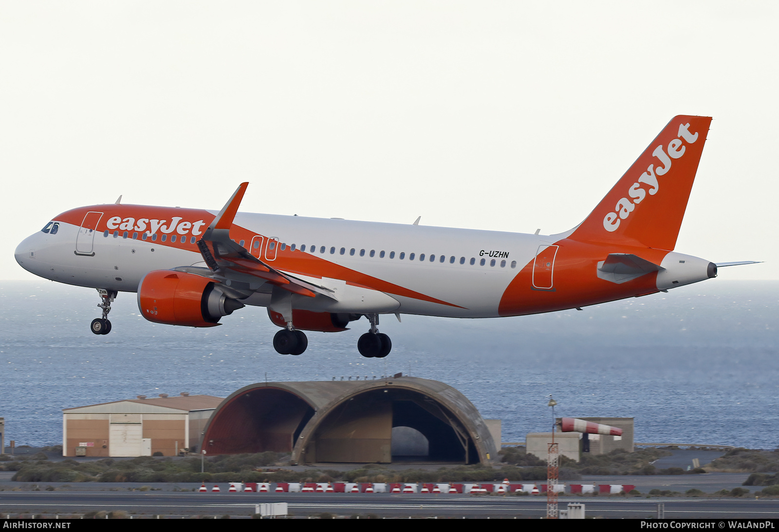 Aircraft Photo of G-UZHN | Airbus A320-251N | EasyJet | AirHistory.net #796674