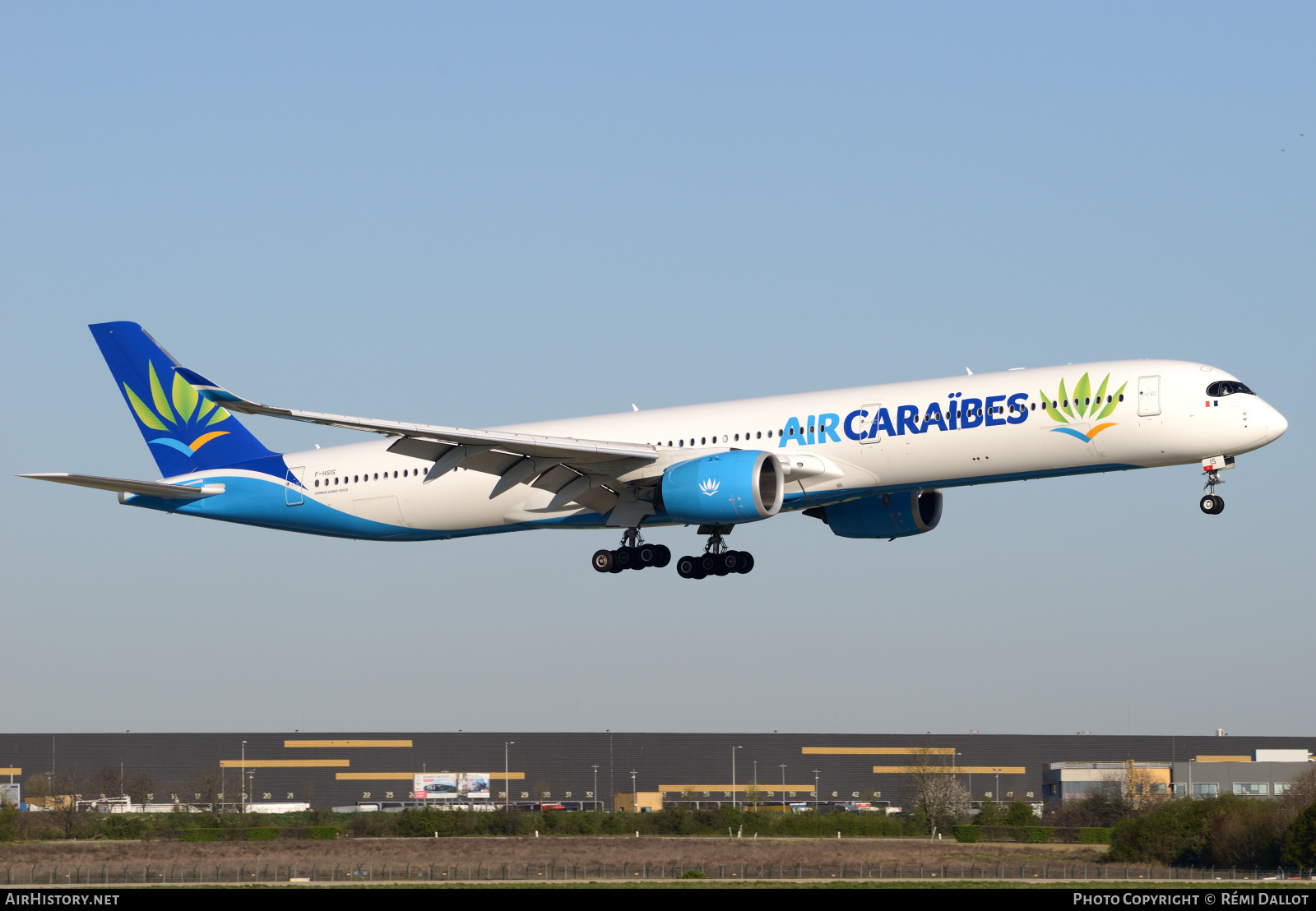 Aircraft Photo of F-HSIS | Airbus A350-1041 | Air Caraïbes | AirHistory.net #796687