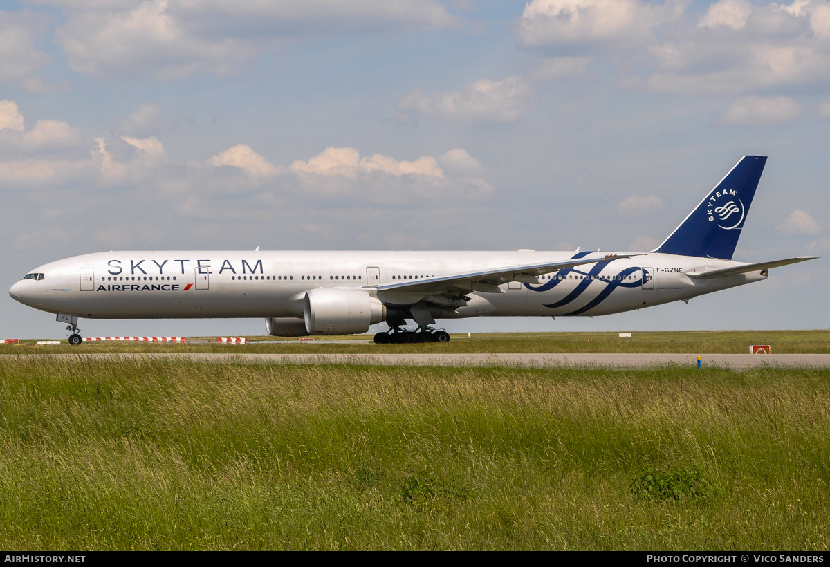 Aircraft Photo of F-GZNE | Boeing 777-328/ER | Air France | AirHistory.net #796794