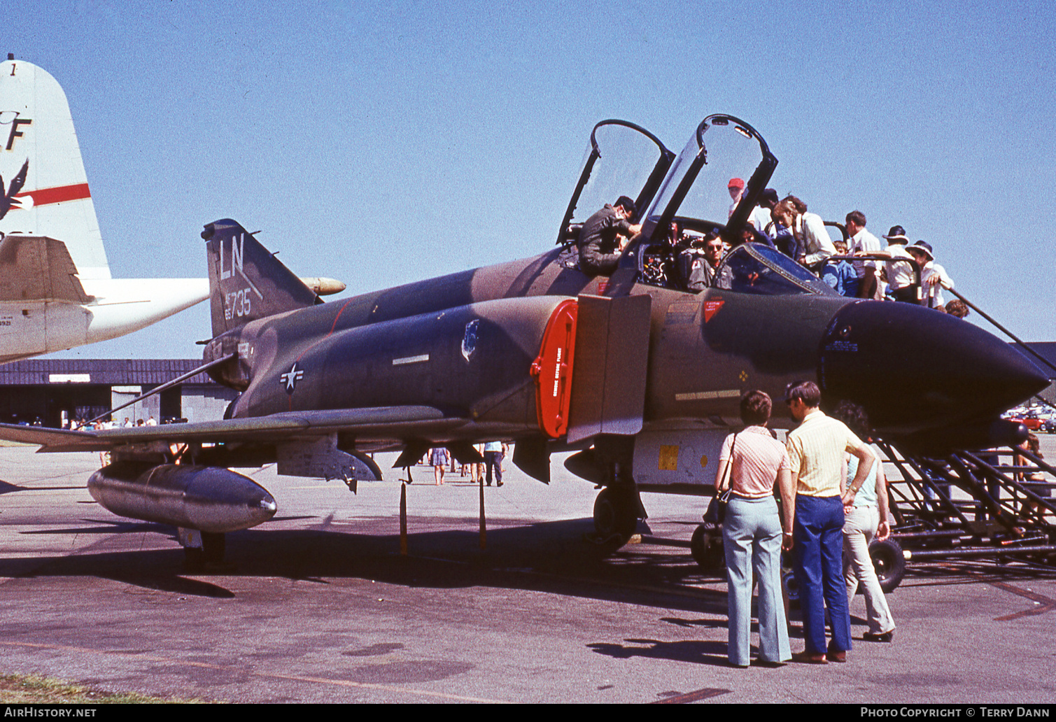 Aircraft Photo of 65-0735 / AF65-735 | McDonnell Douglas F-4D Phantom II | USA - Air Force | AirHistory.net #796827