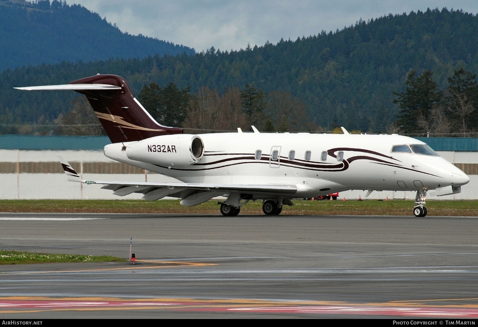 Aircraft Photo of N332AR | Bombardier Challenger 300 (BD-100-1A10) | AirHistory.net #796858