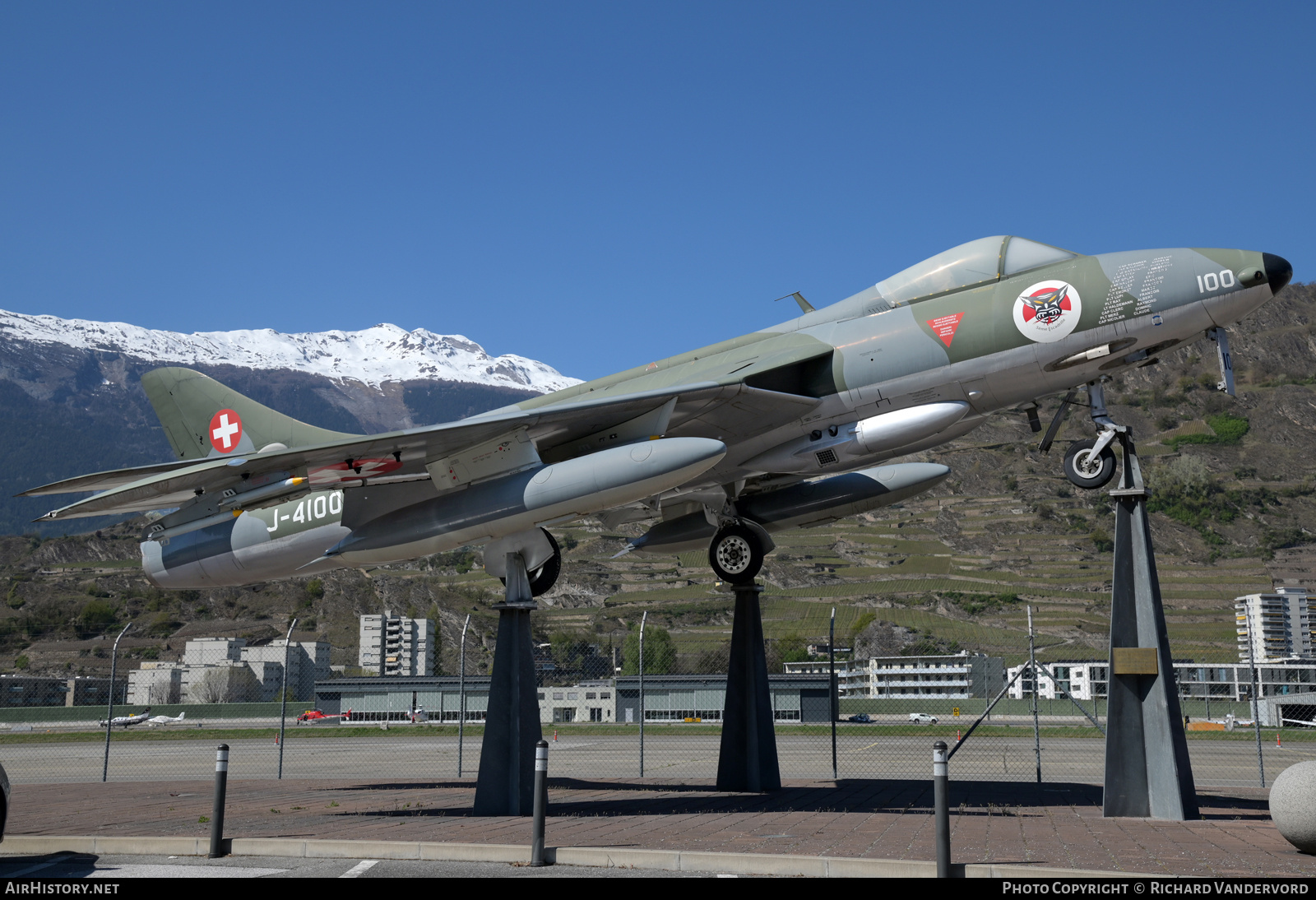 Aircraft Photo of J-4100 | Hawker Hunter F58 | Switzerland - Air Force | AirHistory.net #797044