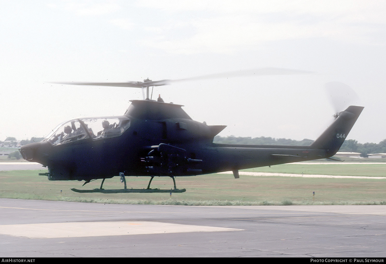 Aircraft Photo of 70-16044 / 16044 | Bell AH-1S Cobra (209) | USA - Army | AirHistory.net #797077