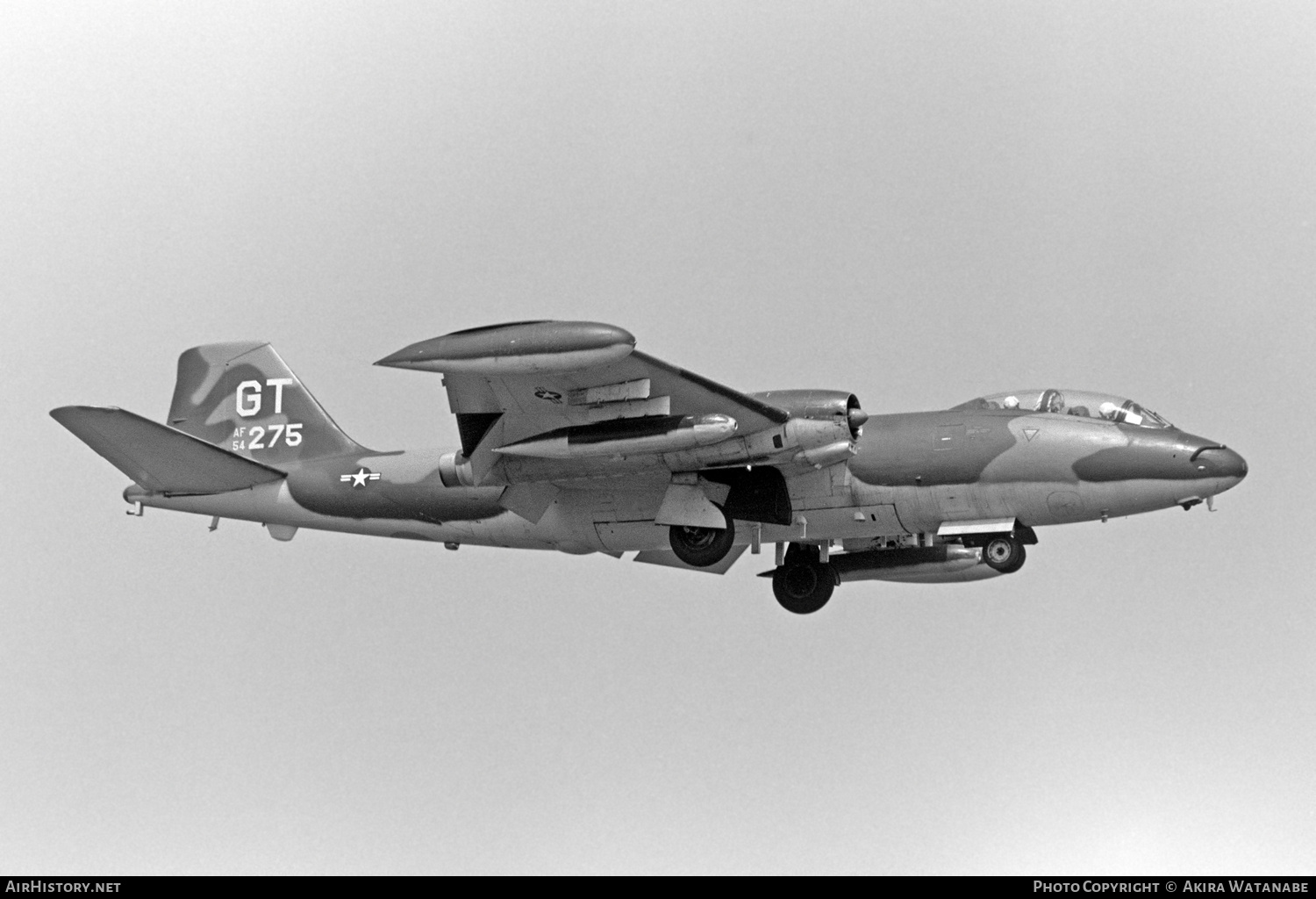 Aircraft Photo of 55-4275 / AF54-275 | Martin EB-57E Canberra | USA - Air Force | AirHistory.net #797142