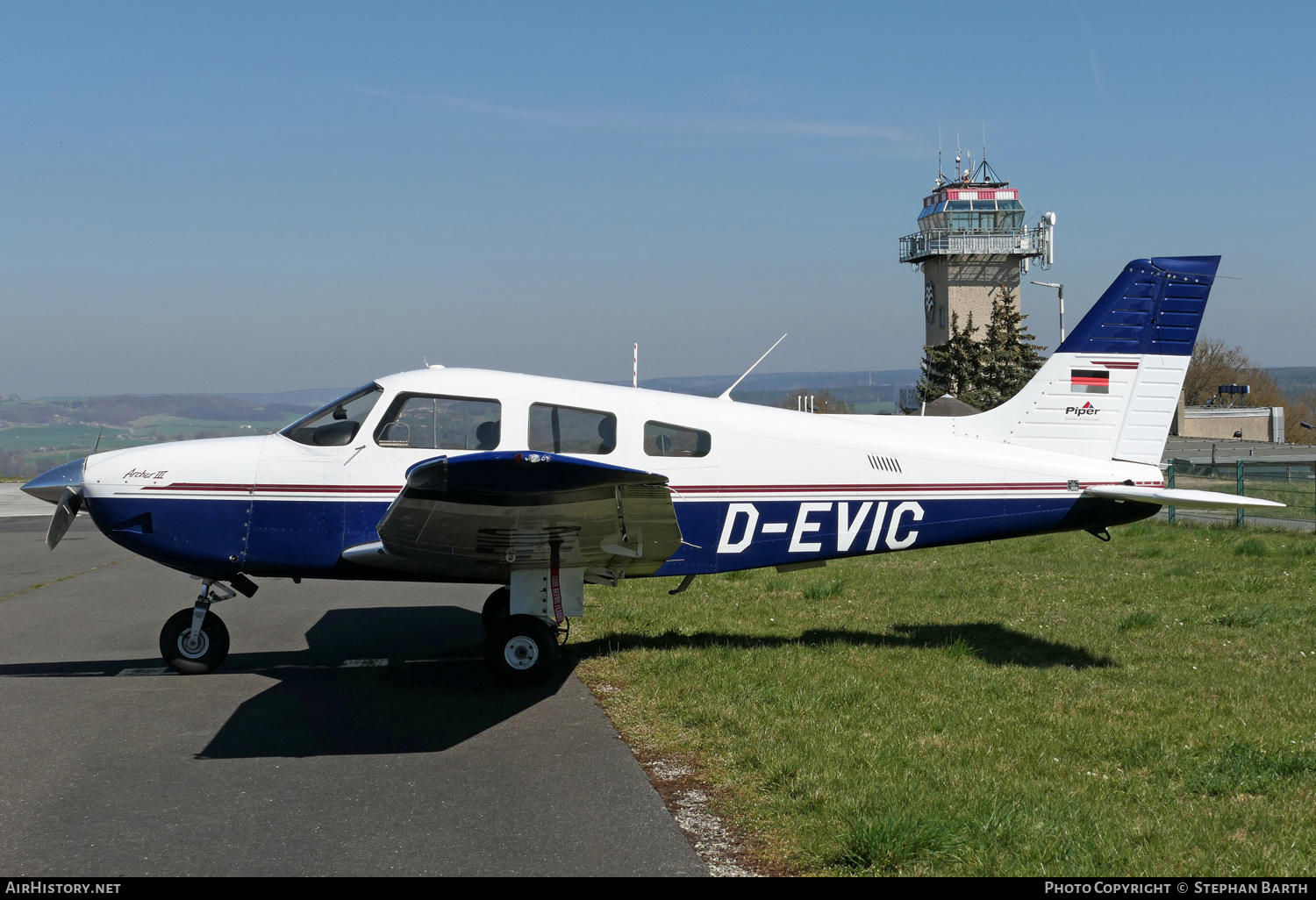 Aircraft Photo of D-EVIC | Piper PA-28-181 Cherokee Archer III | AirHistory.net #797145