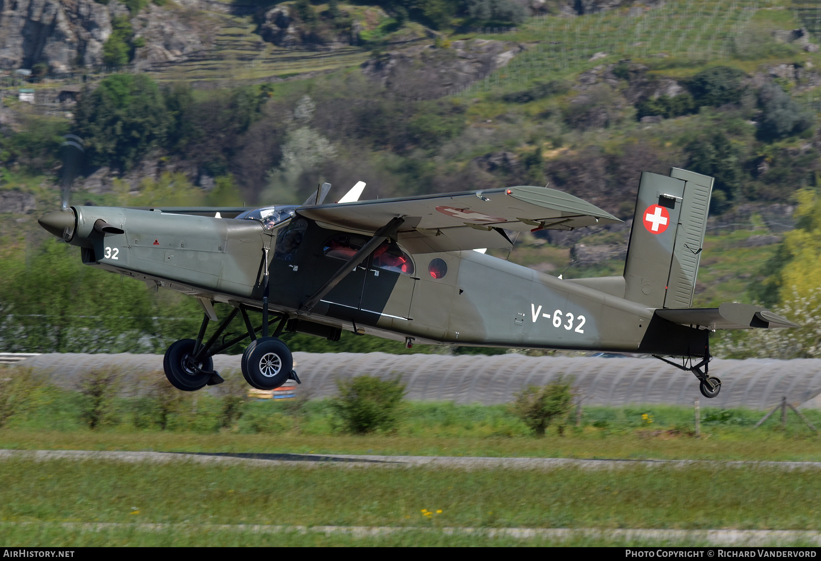 Aircraft Photo of V-632 | Pilatus PC-6/B2-H2M Turbo Porter | Switzerland - Air Force | AirHistory.net #797176