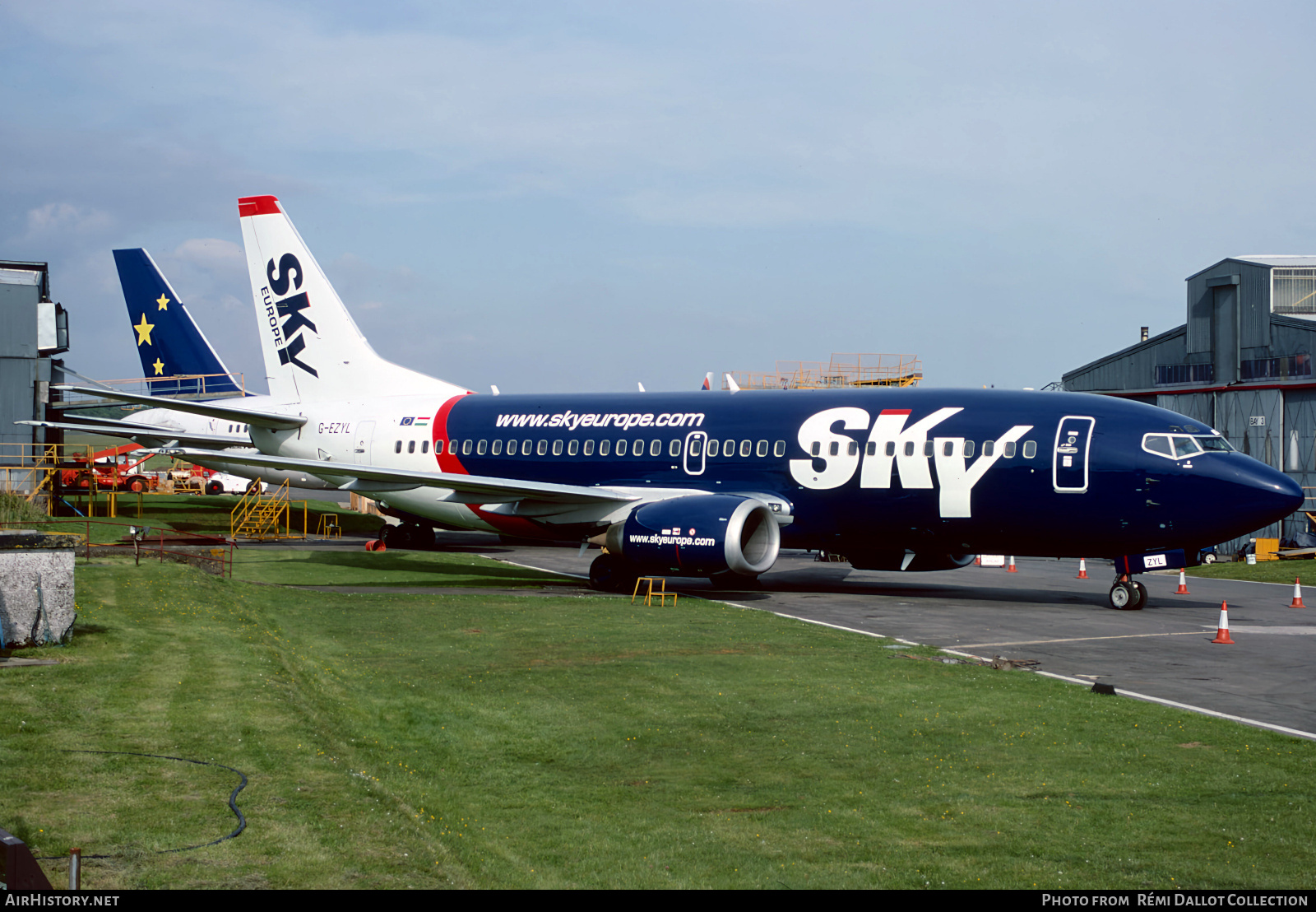 Aircraft Photo of G-EZYL | Boeing 737-33V | SkyEurope Airlines | AirHistory.net #797260