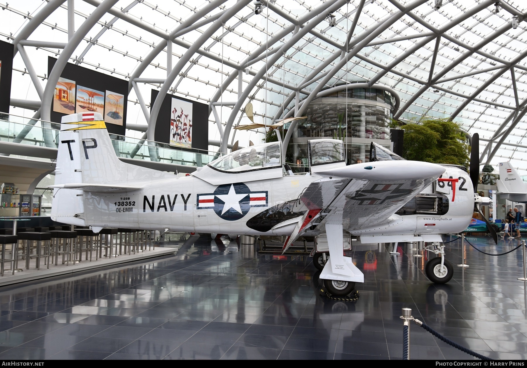 Aircraft Photo of OE-EMM / 138352 | North American T-28B Trojan | Red Bull | USA - Navy | AirHistory.net #797301
