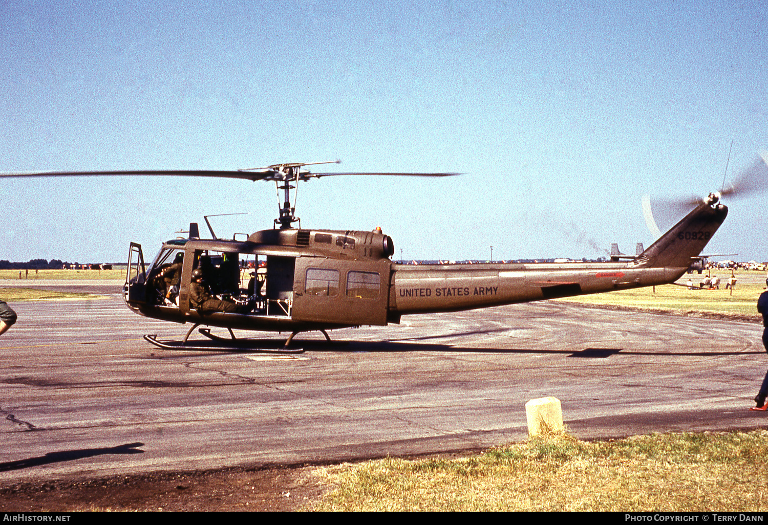 Aircraft Photo of 66-0928 / 60928 | Bell UH-1D Iroquois | USA - Army | AirHistory.net #797312
