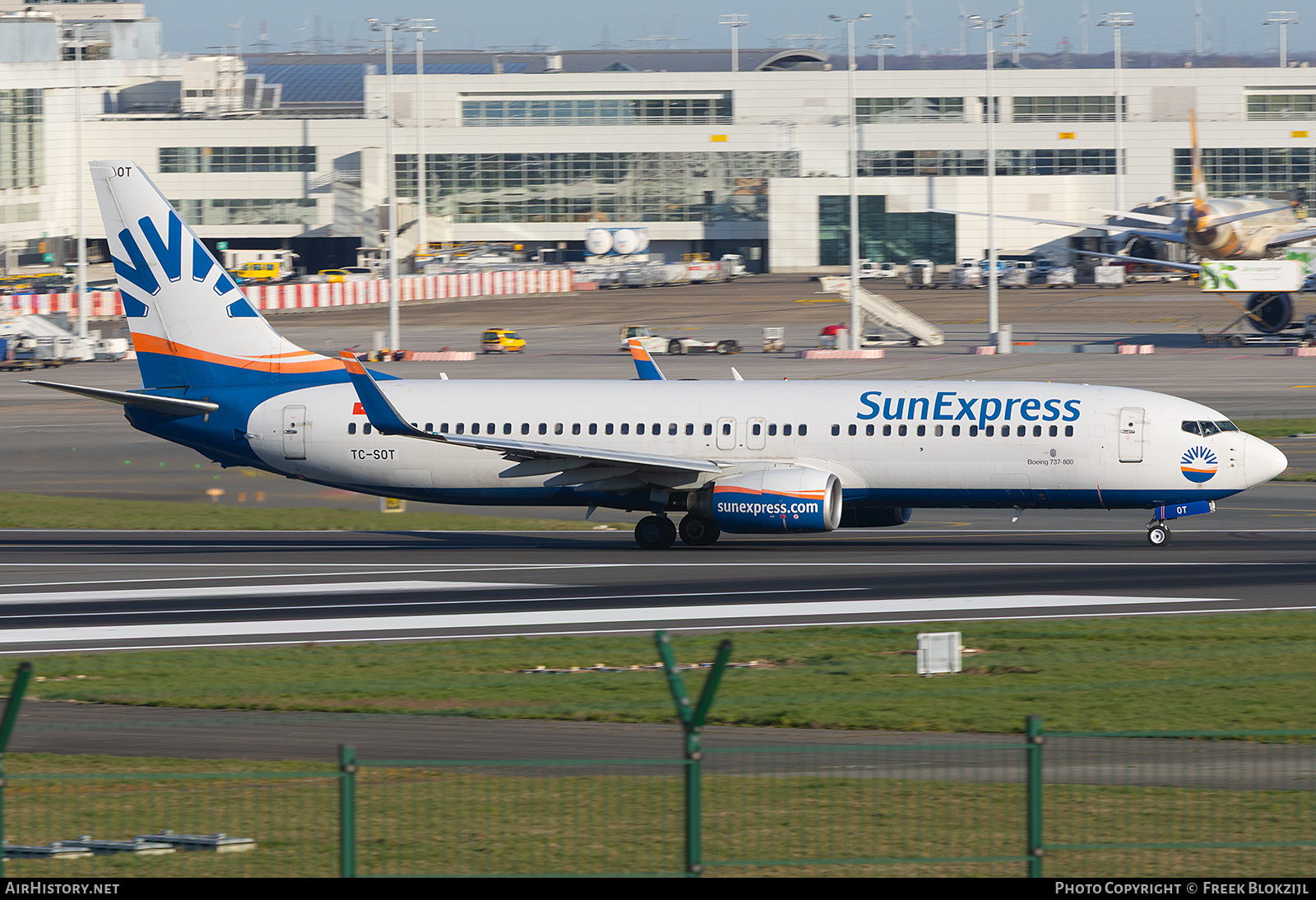 Aircraft Photo of TC-SOT | Boeing 737-8Z9 | SunExpress | AirHistory.net #797481