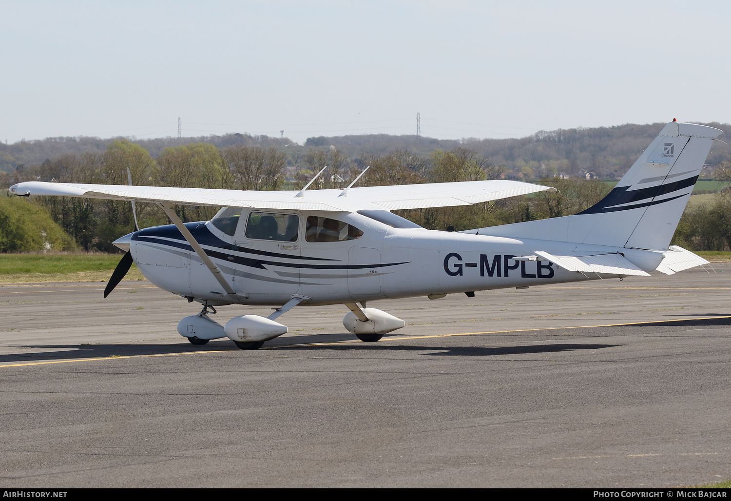 Aircraft Photo of G-MPLB | Cessna 182T Skylane | AirHistory.net #798044