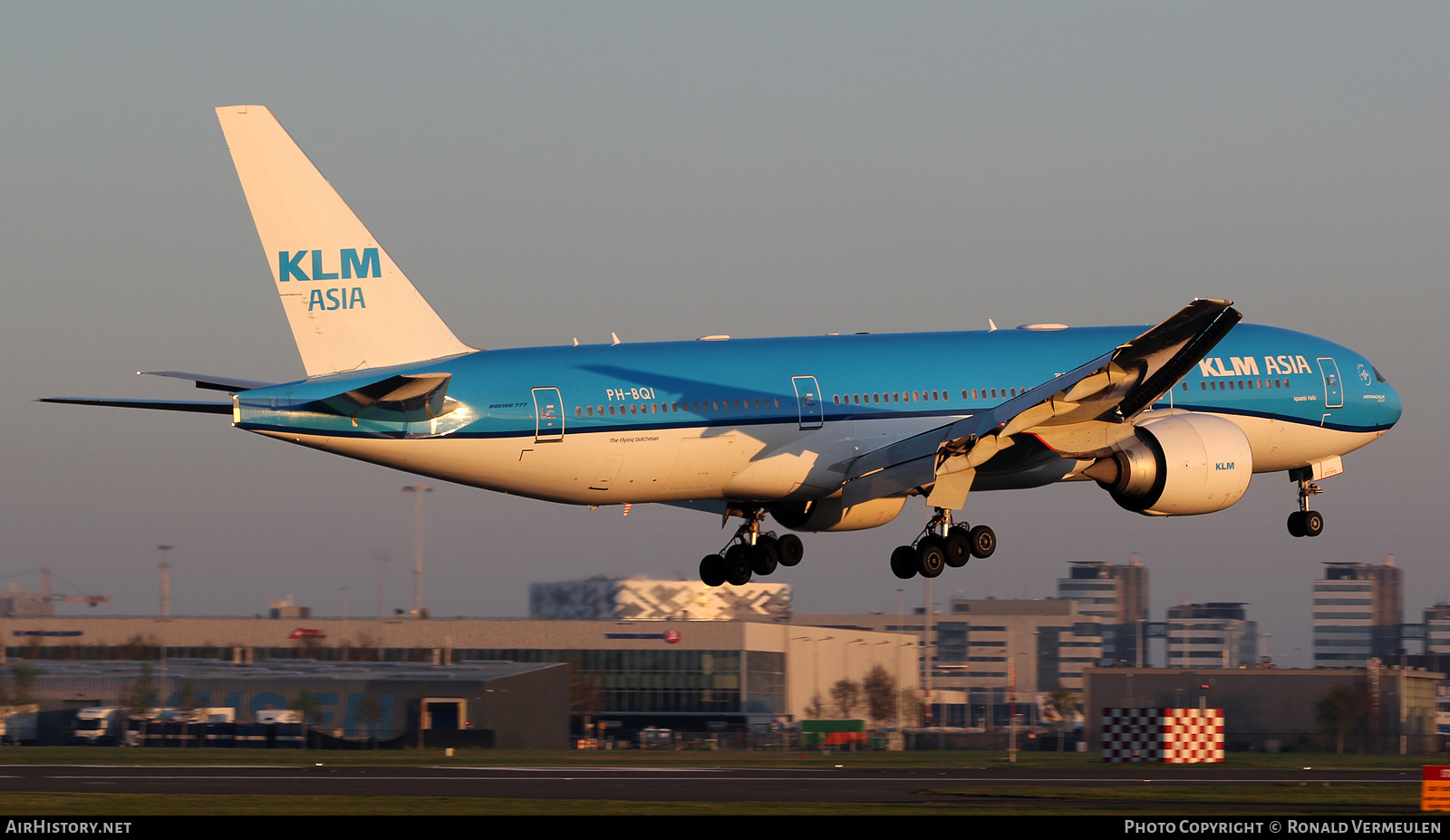 Aircraft Photo of PH-BQI | Boeing 777-206/ER | KLM Asia | AirHistory.net #798091