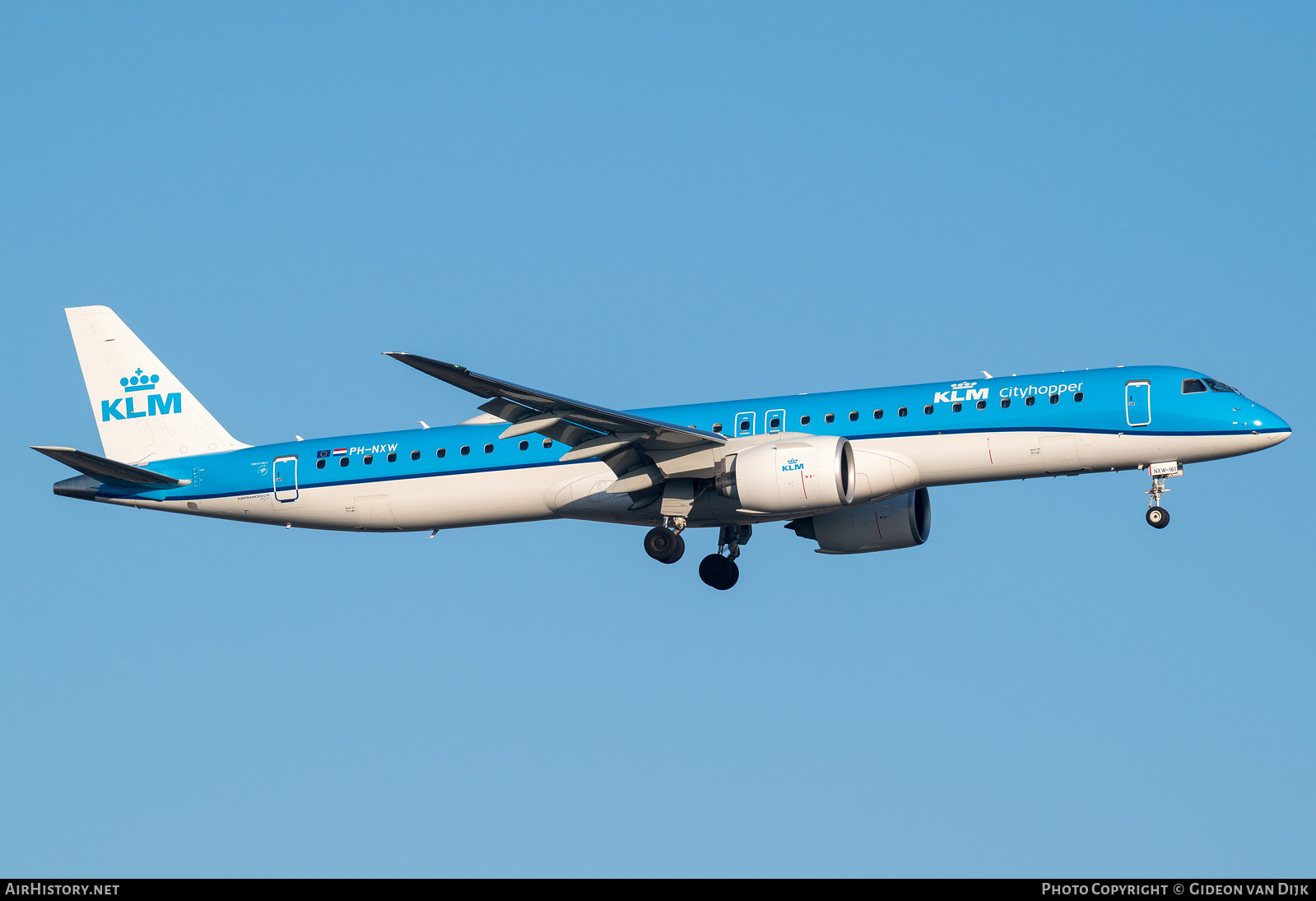 Aircraft Photo of PH-NXW | Embraer 195-E2 (ERJ-190-400) | KLM Cityhopper | AirHistory.net #798223