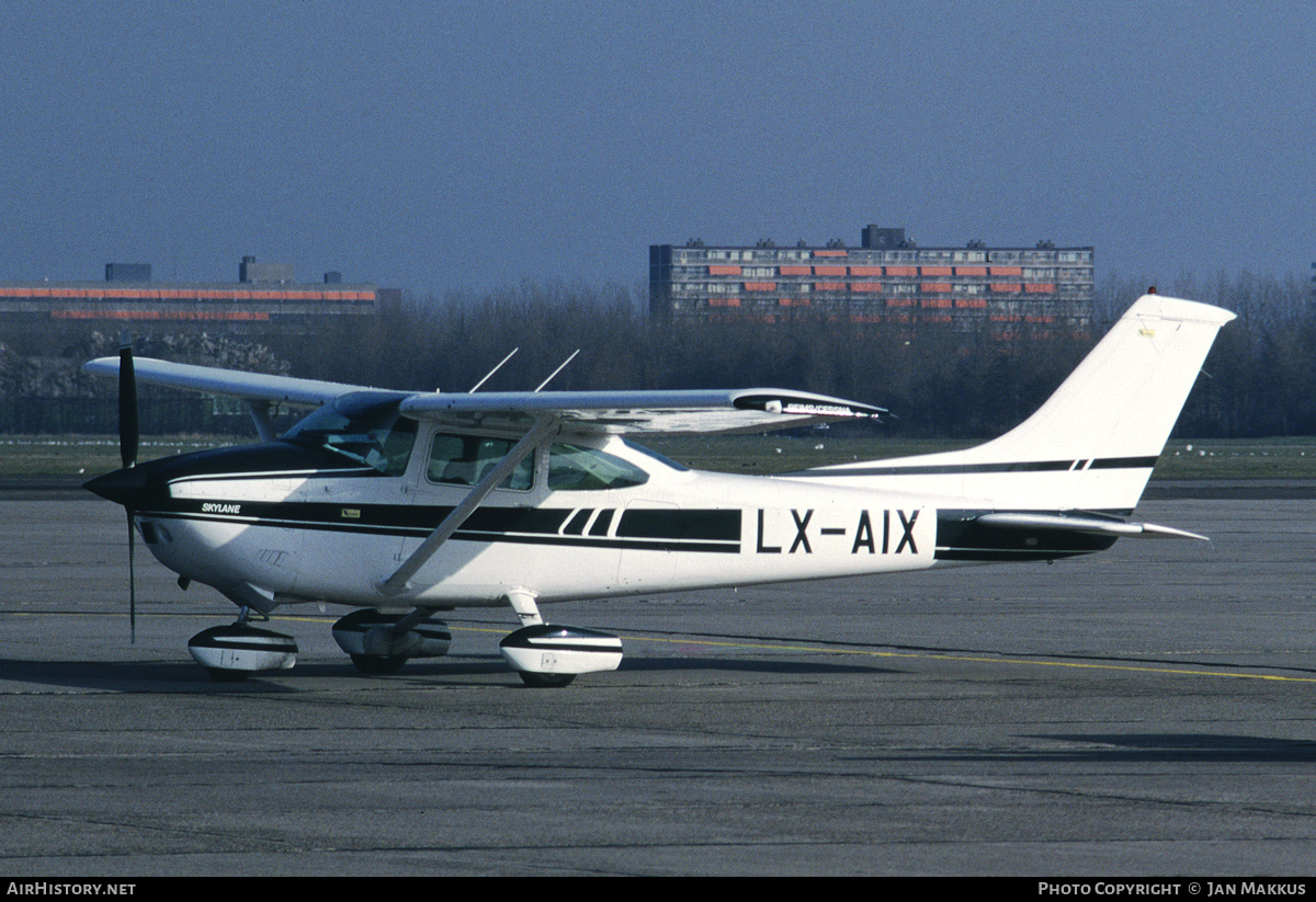 Aircraft Photo of LX-AIX | Reims F182Q Skylane | AirHistory.net #798321