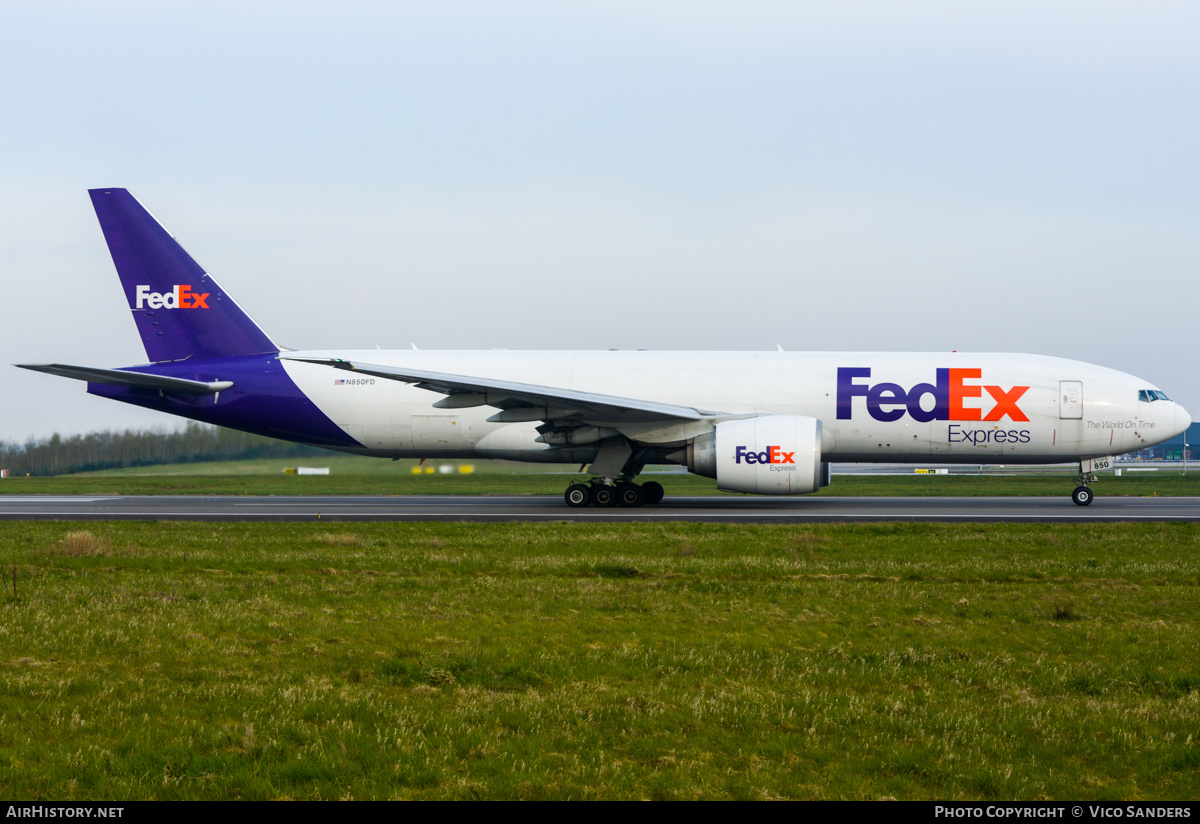 Aircraft Photo of N850FD | Boeing 777-FS2 | FedEx Express - Federal Express | AirHistory.net #798348