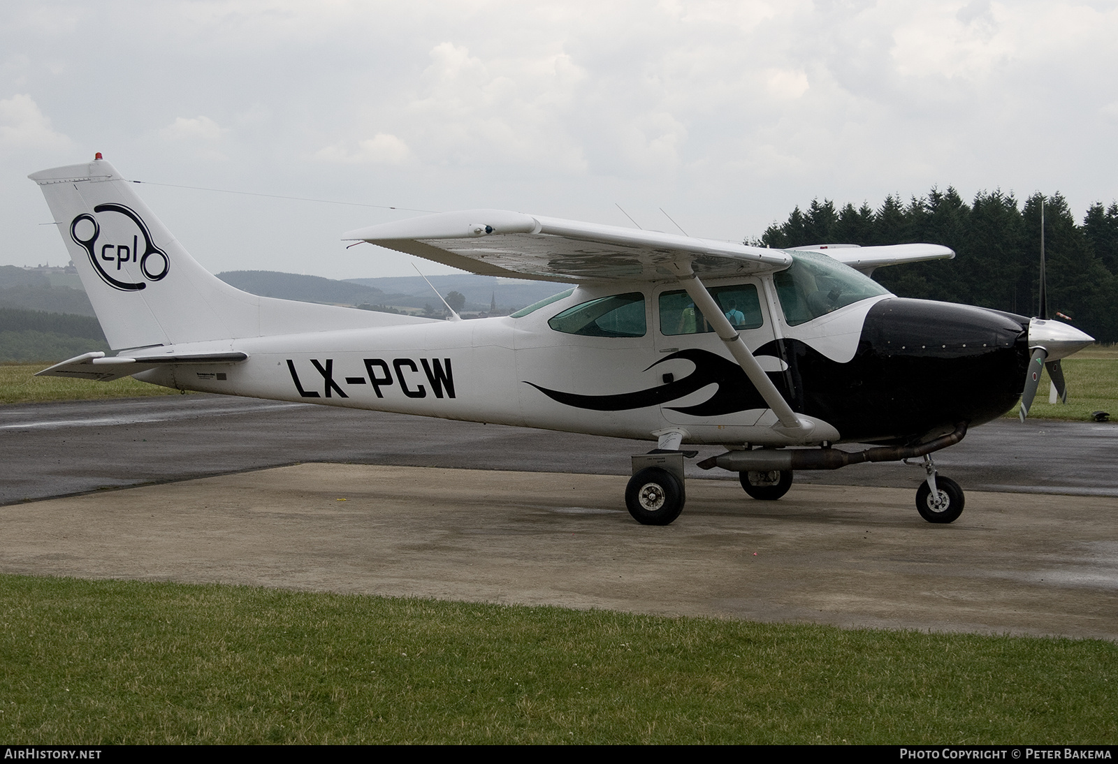Aircraft Photo of LX-PCW | Cessna 182Q | CPL - Cercle Parachutiste Luxembourgeois | AirHistory.net #798903