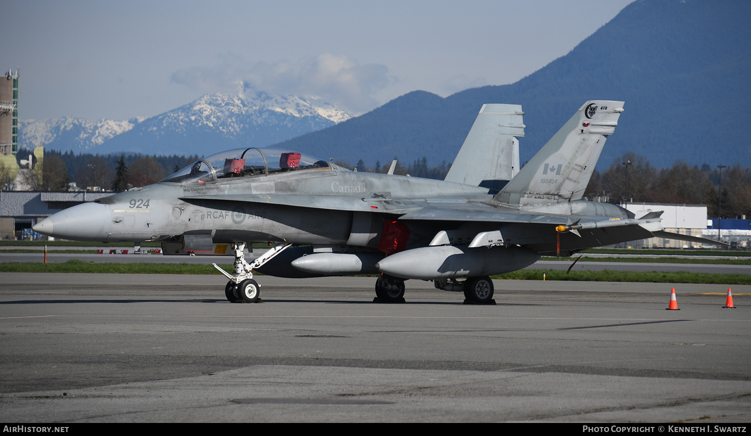 Aircraft Photo of 188924 | McDonnell Douglas CF-188B Hornet | Canada - Air Force | AirHistory.net #798983