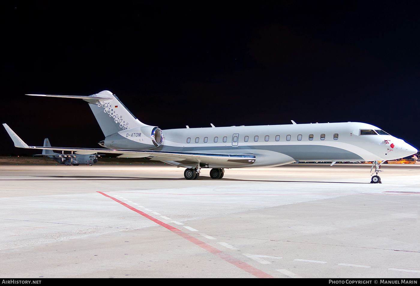 Aircraft Photo of D-ATOM | Bombardier Global Express (BD-700-1A10) | AirHistory.net #799025