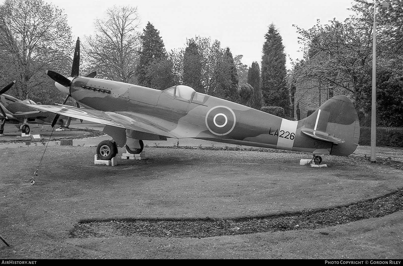 Aircraft Photo of LA226 | Supermarine 356 Spitfire F21 | UK - Air Force | AirHistory.net #799195