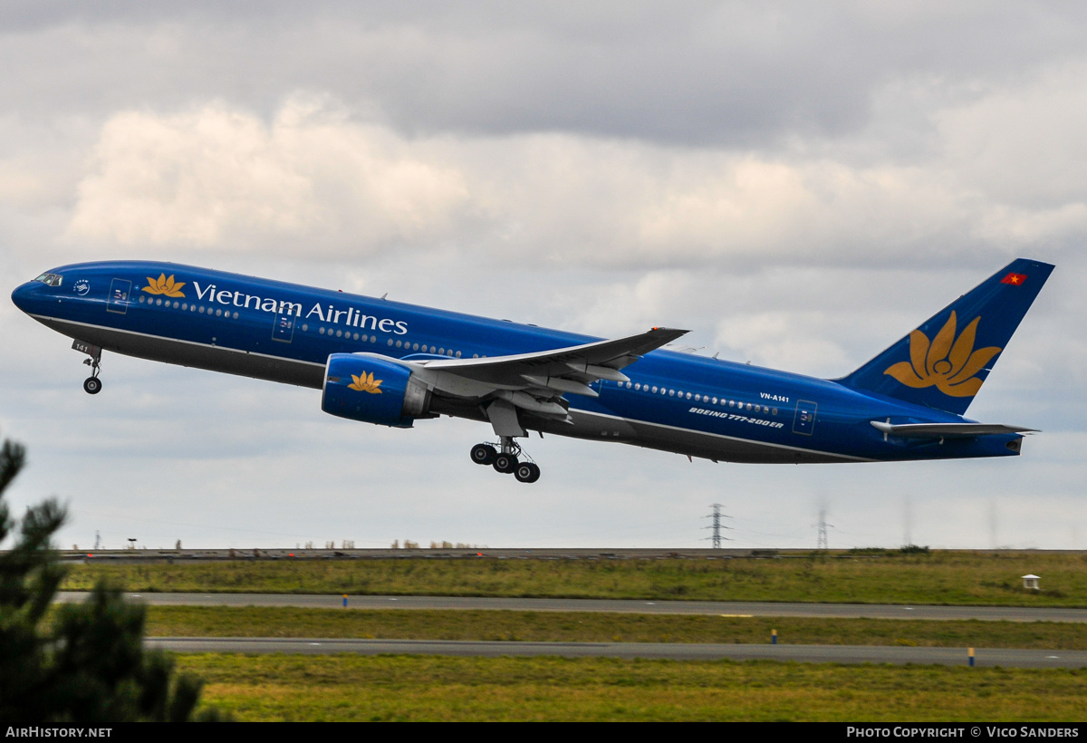 Aircraft Photo of VN-A141 | Boeing 777-2Q8/ER | Vietnam Airlines | AirHistory.net #799374