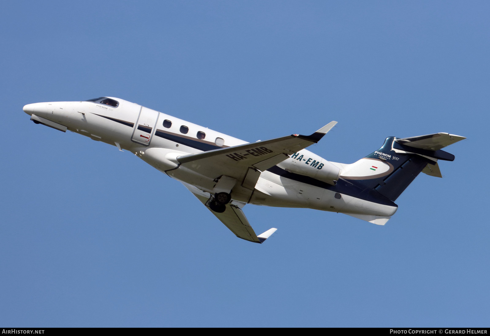 Aircraft Photo of HA-EMB | Embraer EMB-505 Phenom 300 | AirHistory.net #799475