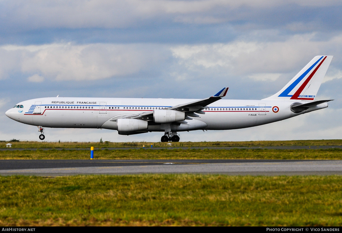 Aircraft Photo of 81 | Airbus A340-212 | France - Air Force | AirHistory.net #799677