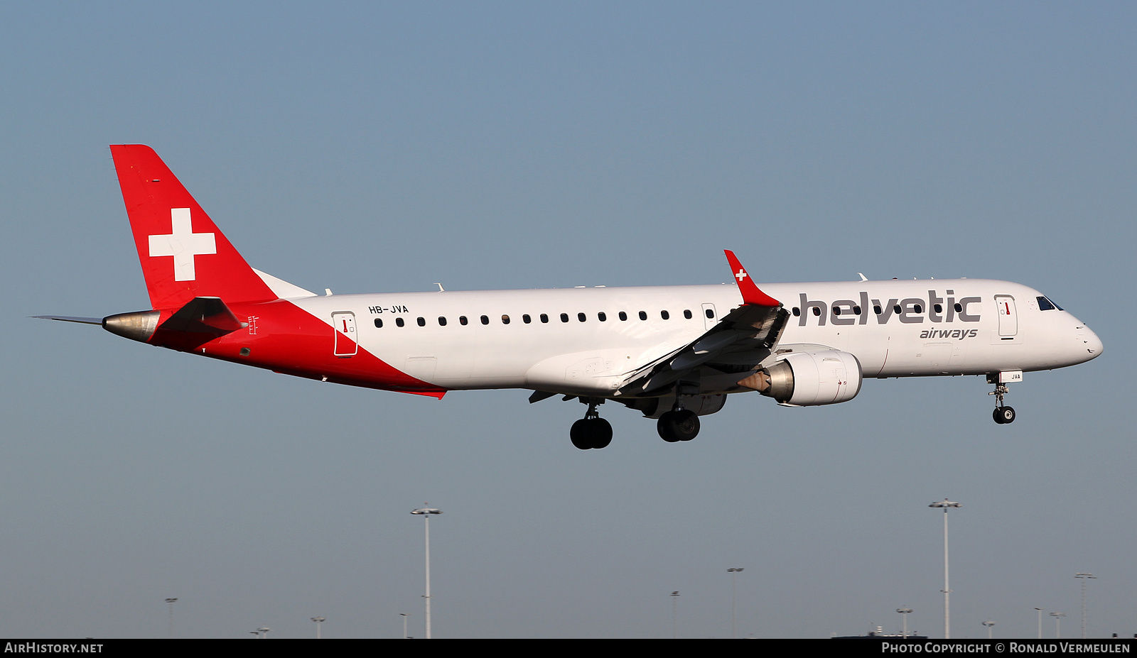 Aircraft Photo of HB-JVA | Embraer 195AR (ERJ-190-200IGW) | Helvetic Airways | AirHistory.net #799790