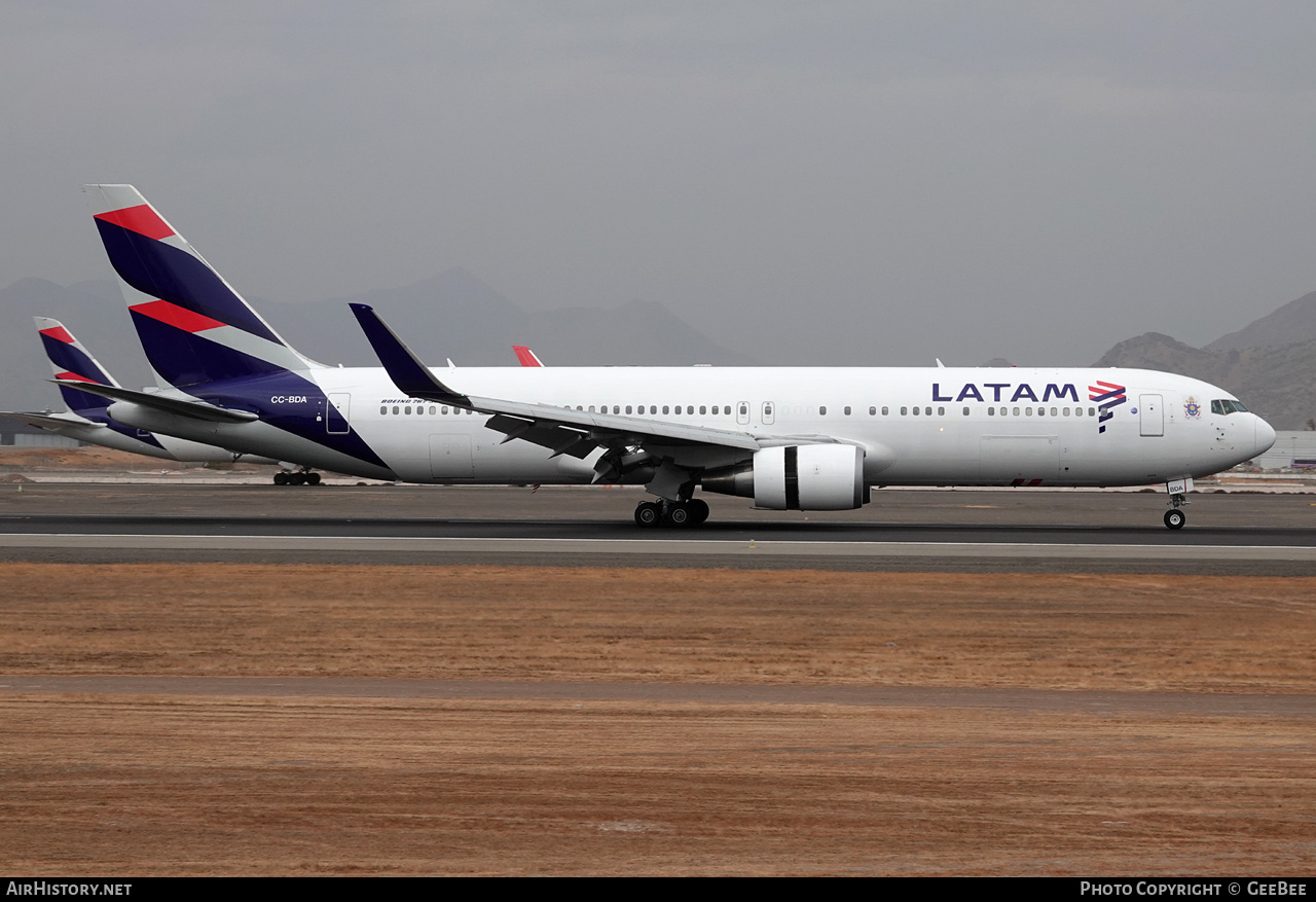 Aircraft Photo of CC-BDA | Boeing 767-316/ER | LATAM Airlines | AirHistory.net #800031