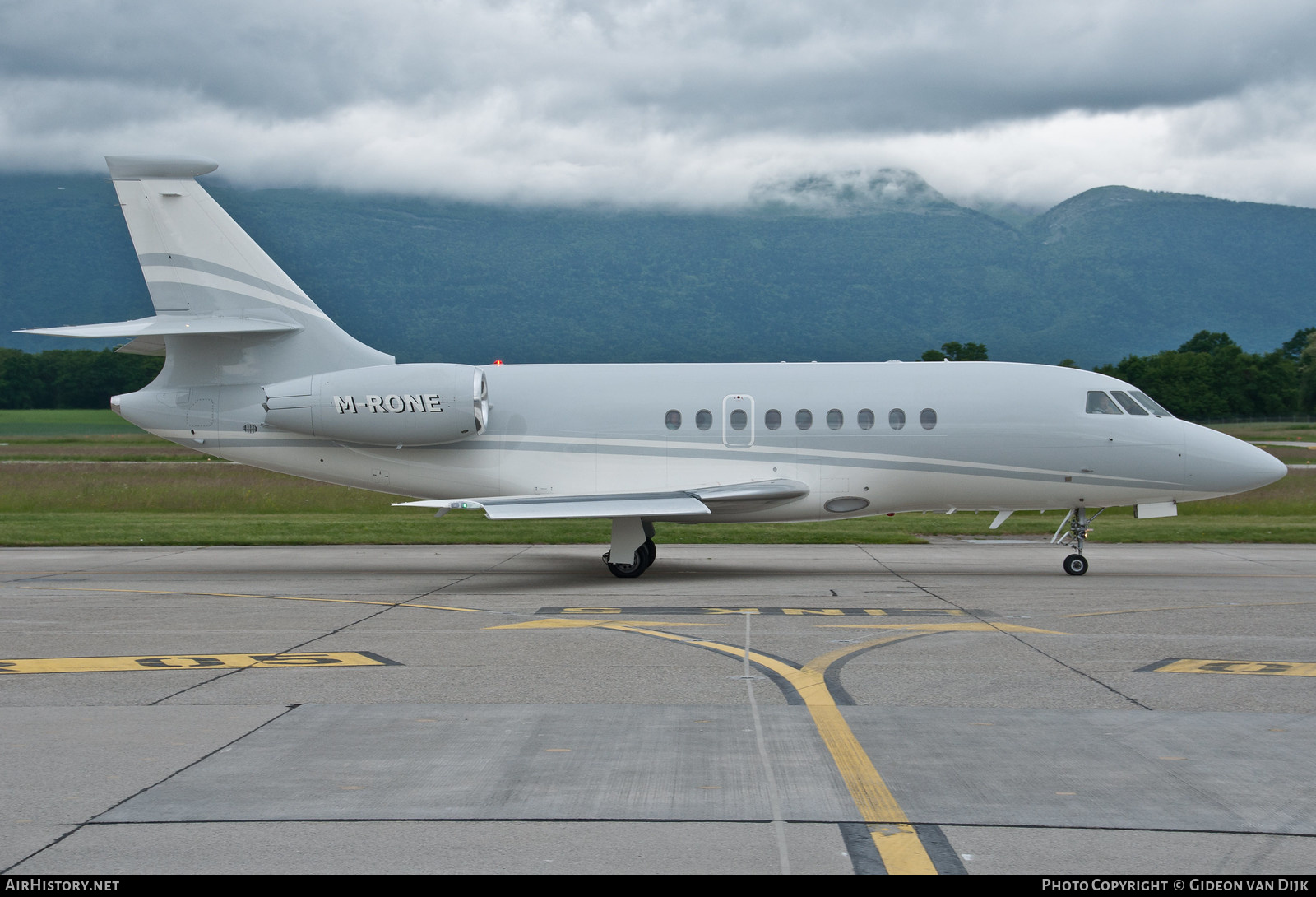 Aircraft Photo of M-RONE | Dassault Falcon 2000EX | AirHistory.net #800078
