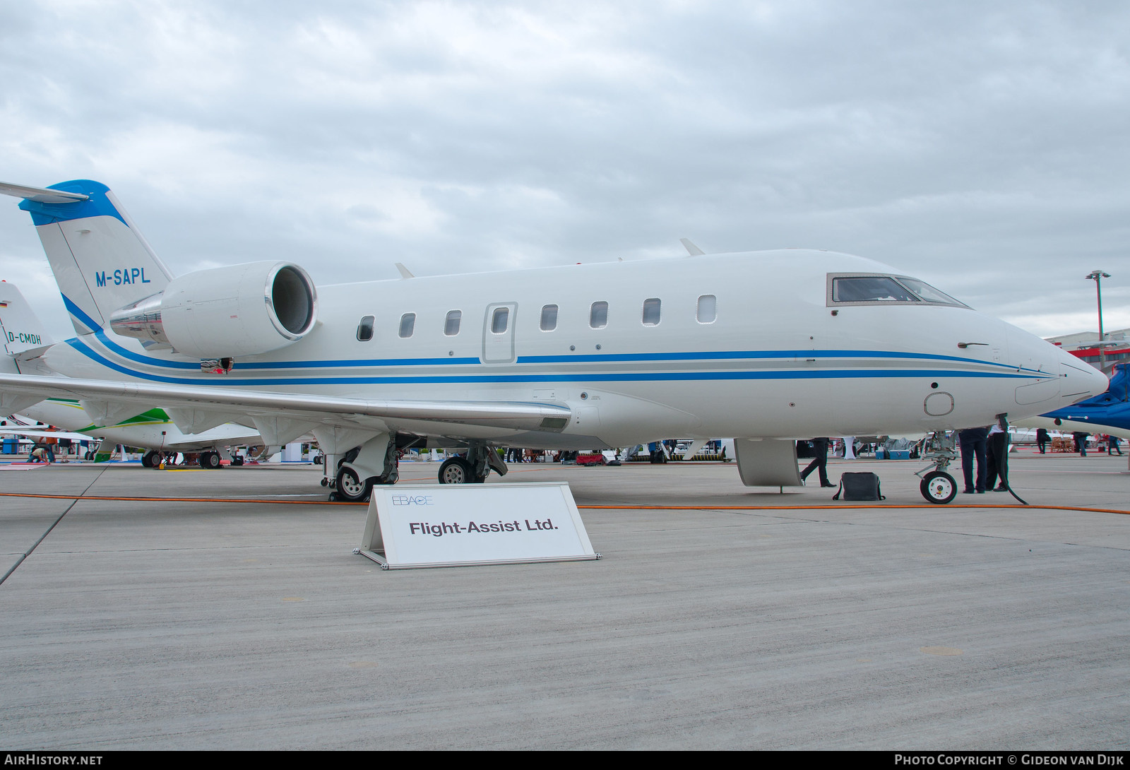 Aircraft Photo of M-SAPL | Bombardier Challenger 605 (CL-600-2B16) | AirHistory.net #800080