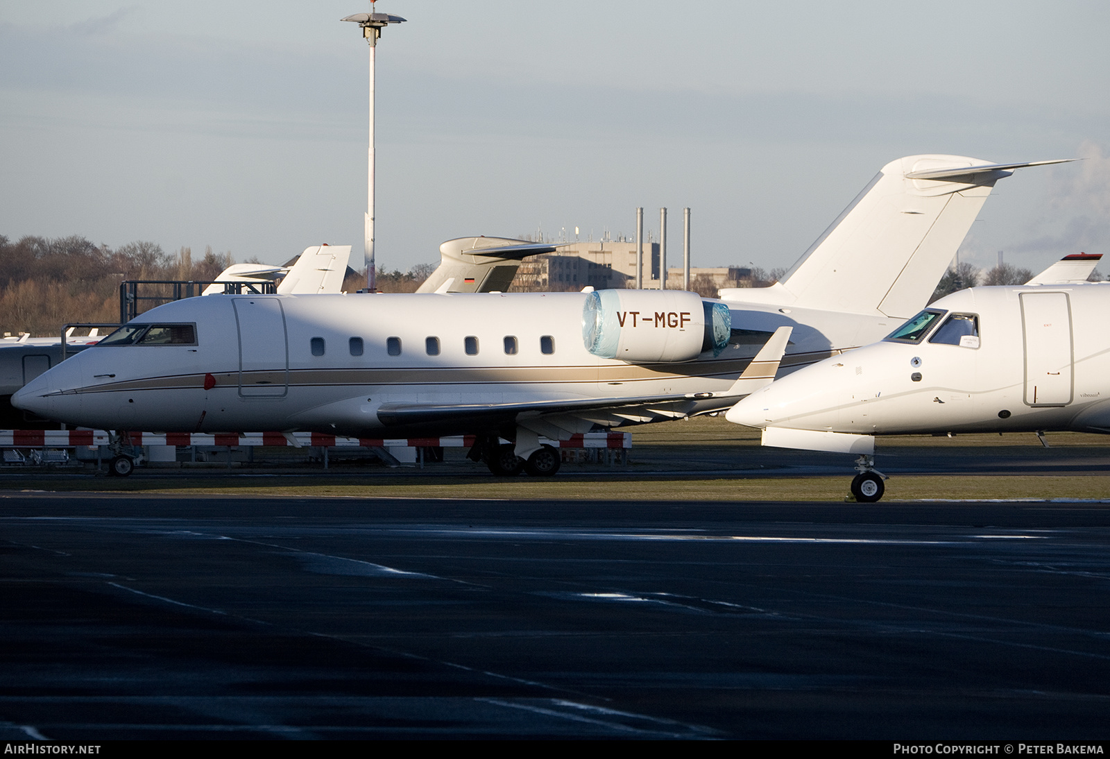 Aircraft Photo of VT-MGF | Bombardier Challenger 604 (CL-600-2B16) | AirHistory.net #800241
