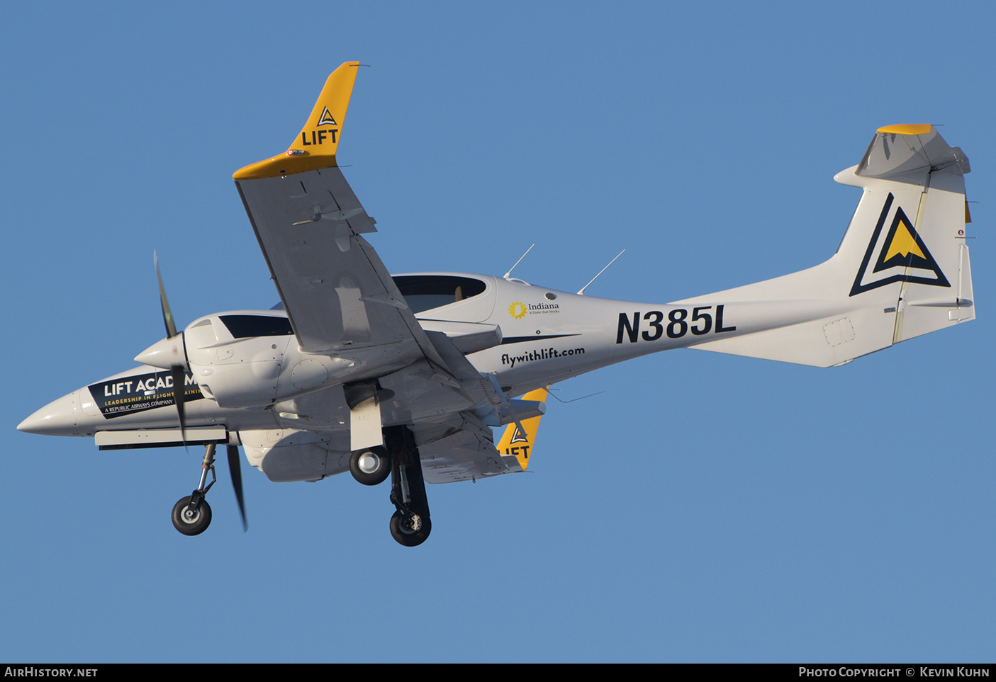 Aircraft Photo of N385L | Diamond DA42 NG Twin Star | Lift Academy | AirHistory.net #800361