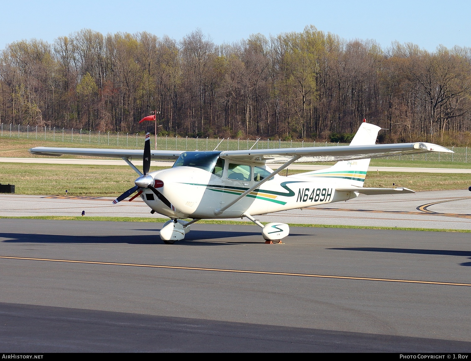 Aircraft Photo of N6489H | Cessna 182R Skylane | AirHistory.net #800549