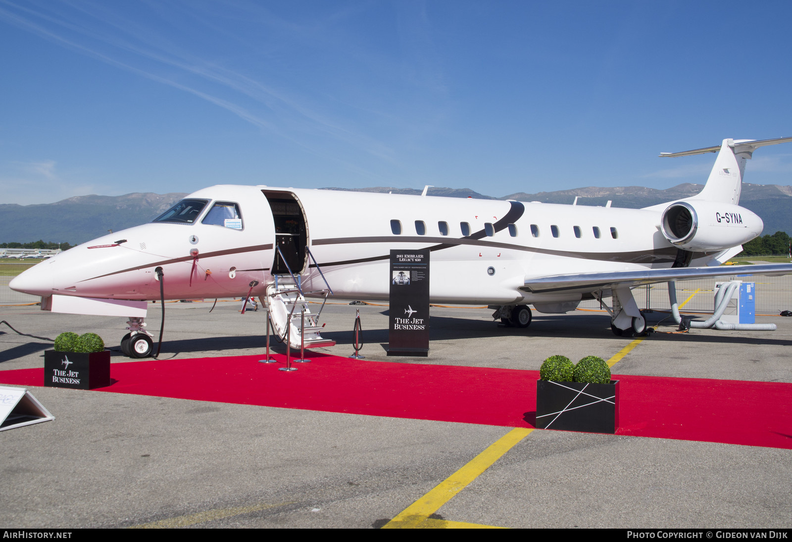 Aircraft Photo of G-SYNA | Embraer Legacy 650 (EMB-135BJ) | AirHistory.net #800636