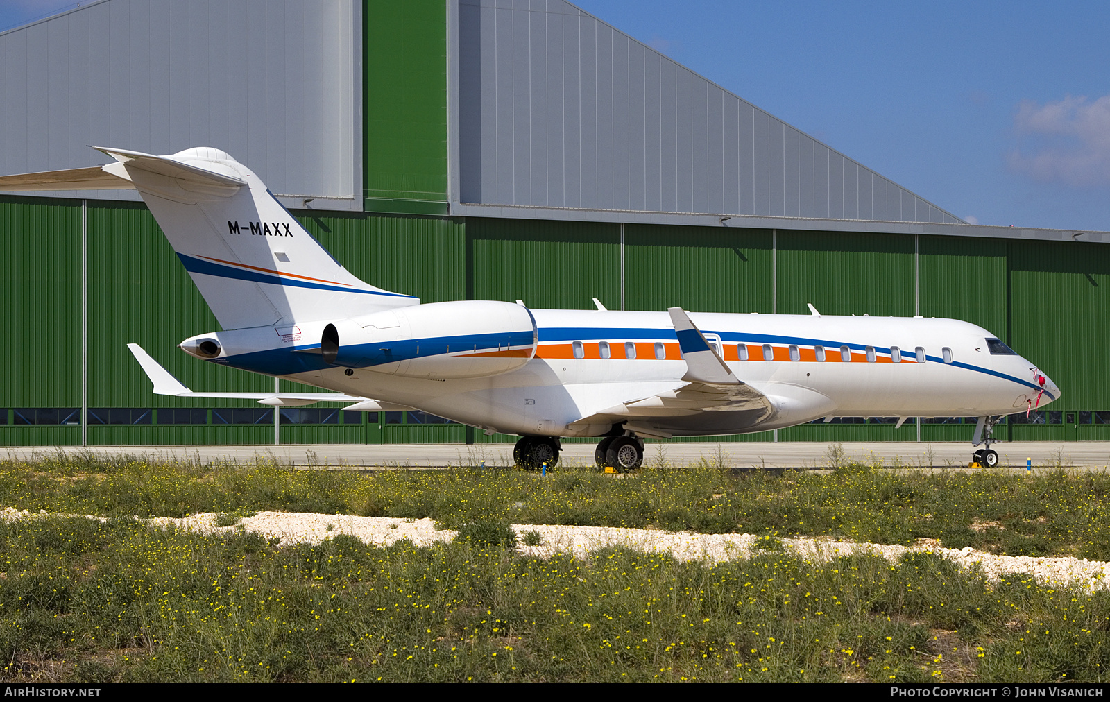 Aircraft Photo of M-MAXX | Bombardier Global 6000 (BD-700-1A10) | AirHistory.net #800699