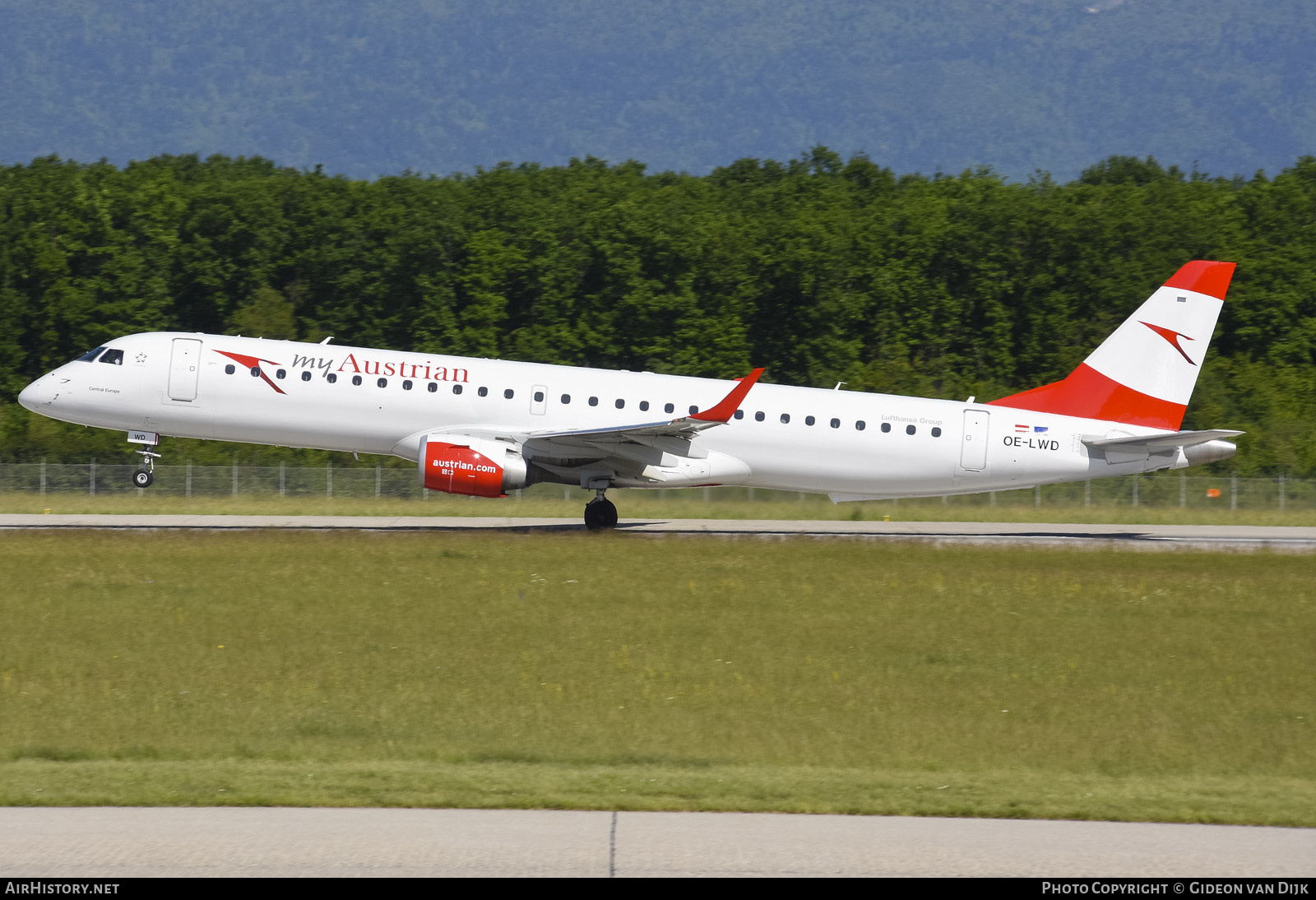 Aircraft Photo of OE-LWD | Embraer 195LR (ERJ-190-200LR) | Austrian Airlines | AirHistory.net #800805