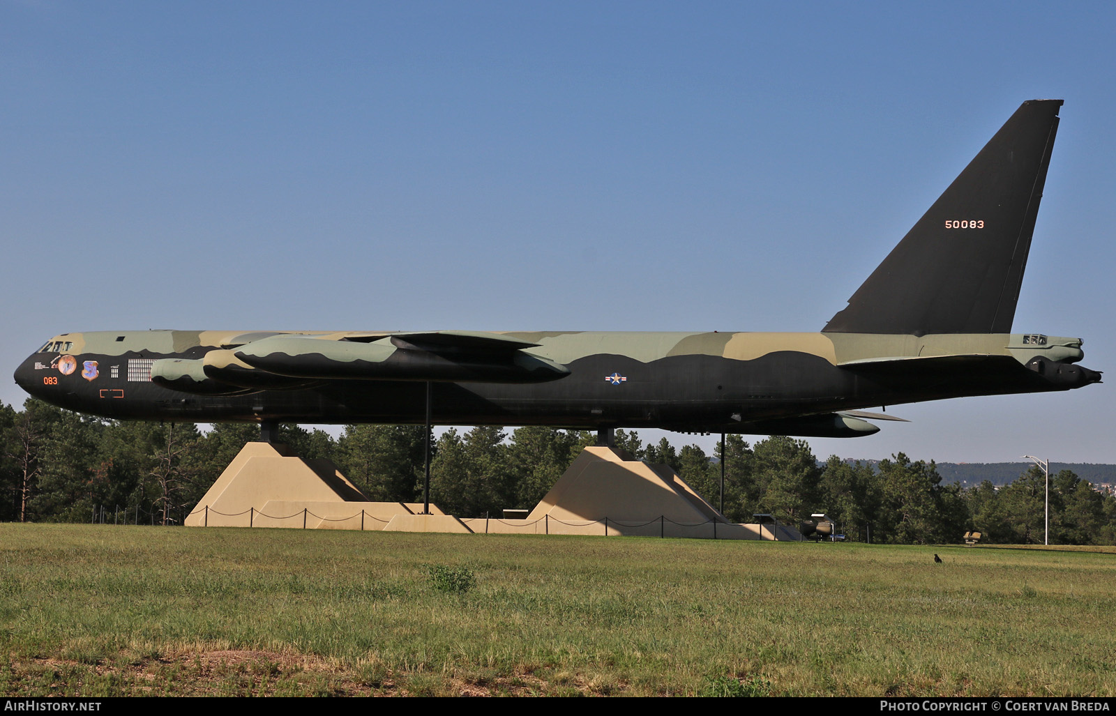 Aircraft Photo of 55-083 / 50083 | Boeing B-52D Stratofortress | USA - Air Force | AirHistory.net #801065