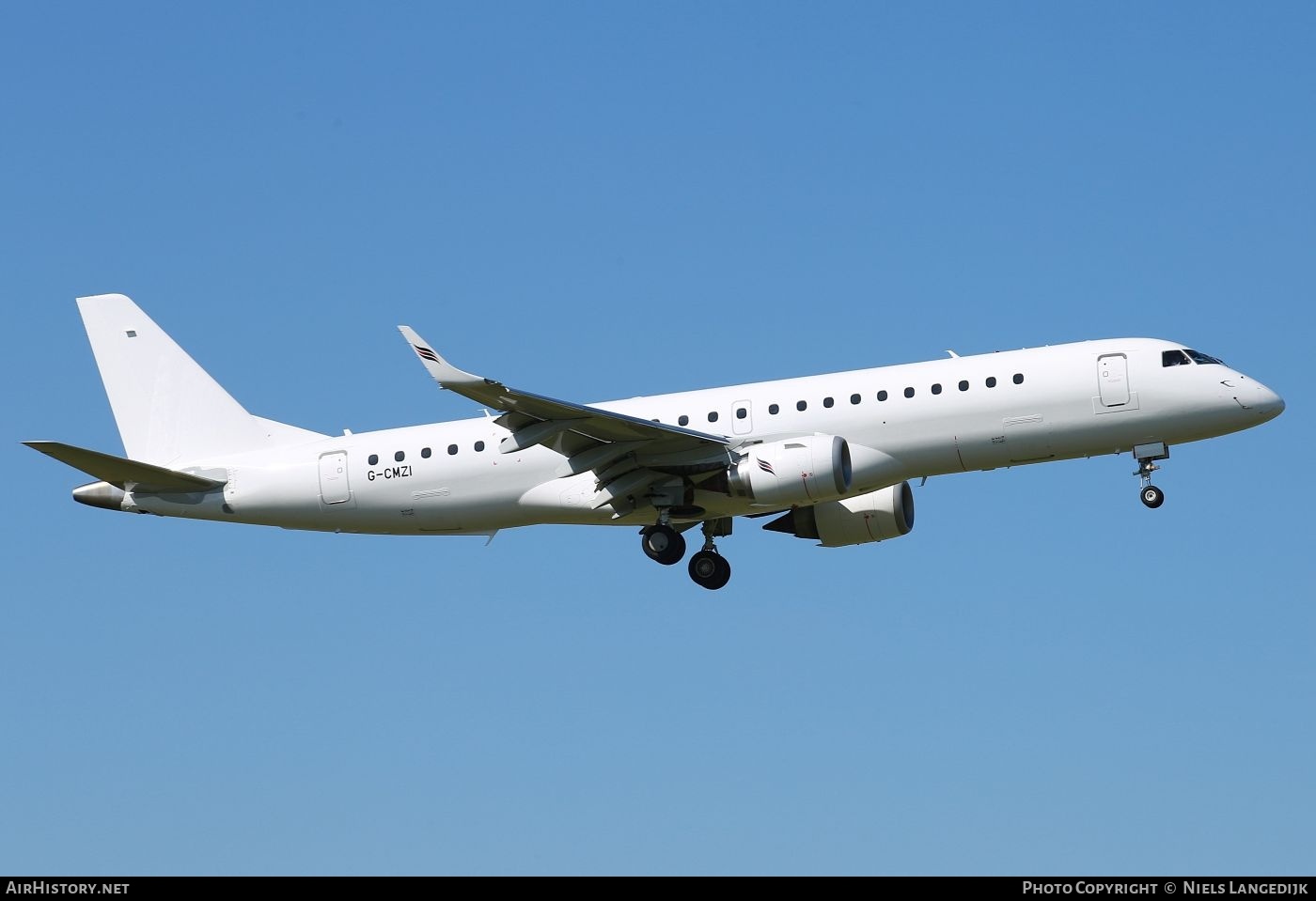 Aircraft Photo of G-CMZI | Embraer 190STD (ERJ-190-100STD) | KLM Cityhopper | AirHistory.net #801249
