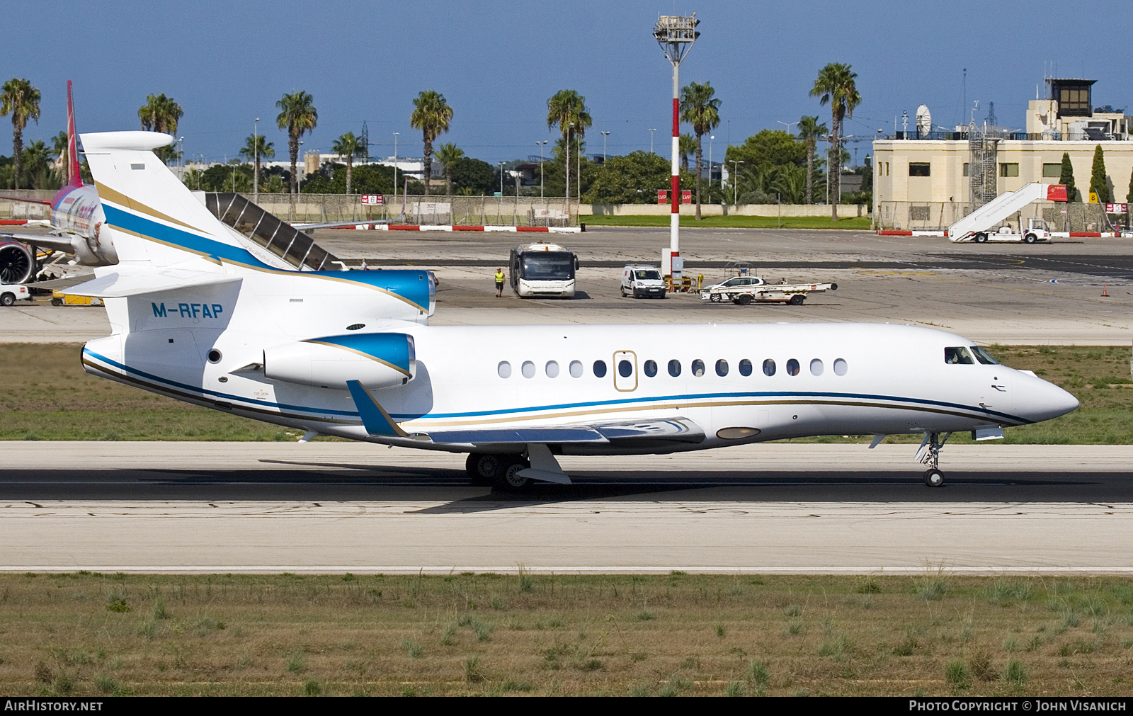 Aircraft Photo of M-RFAP | Dassault Falcon 7X | AirHistory.net #801445